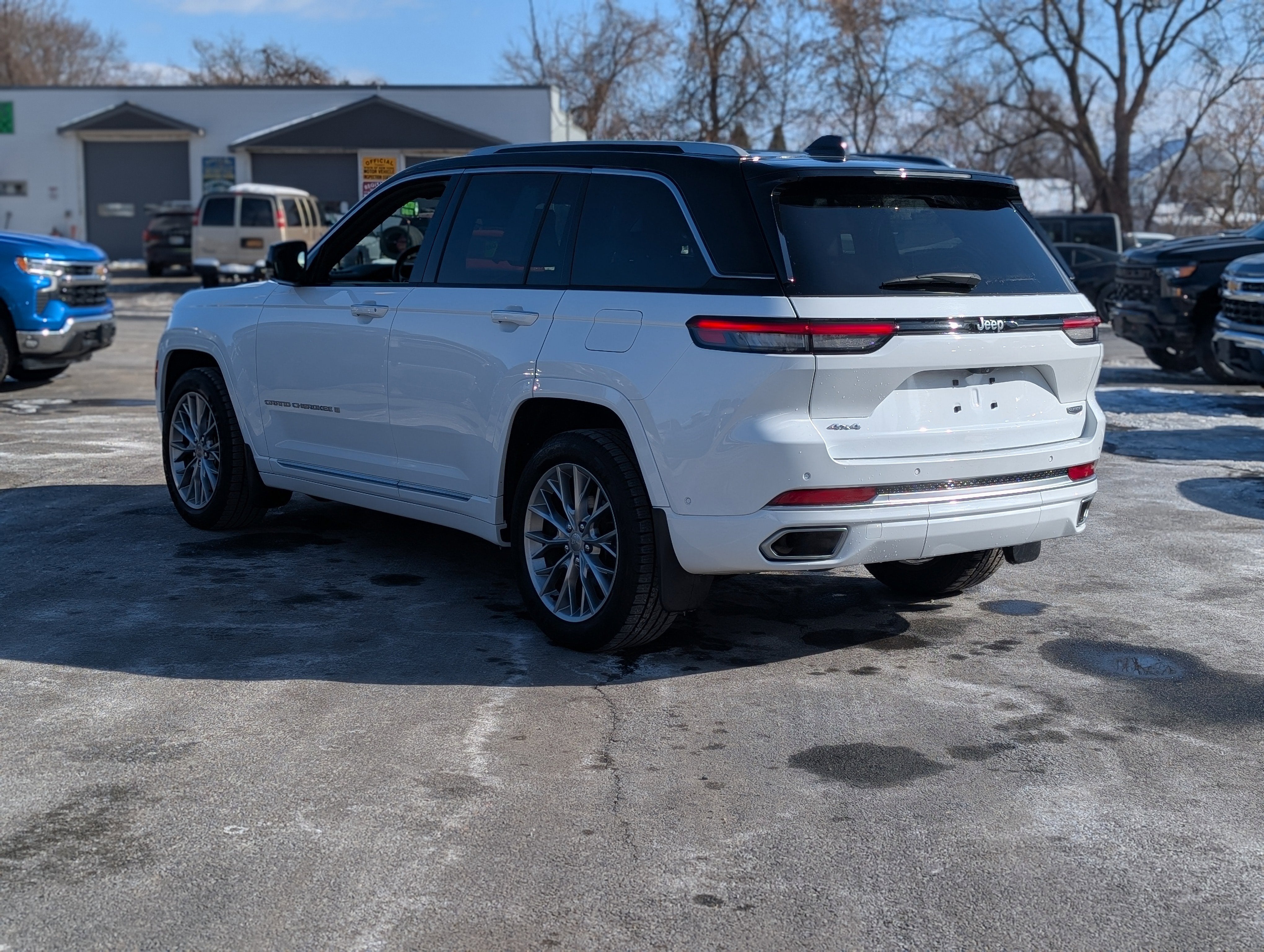 2022 Jeep Grand Cherokee Summit