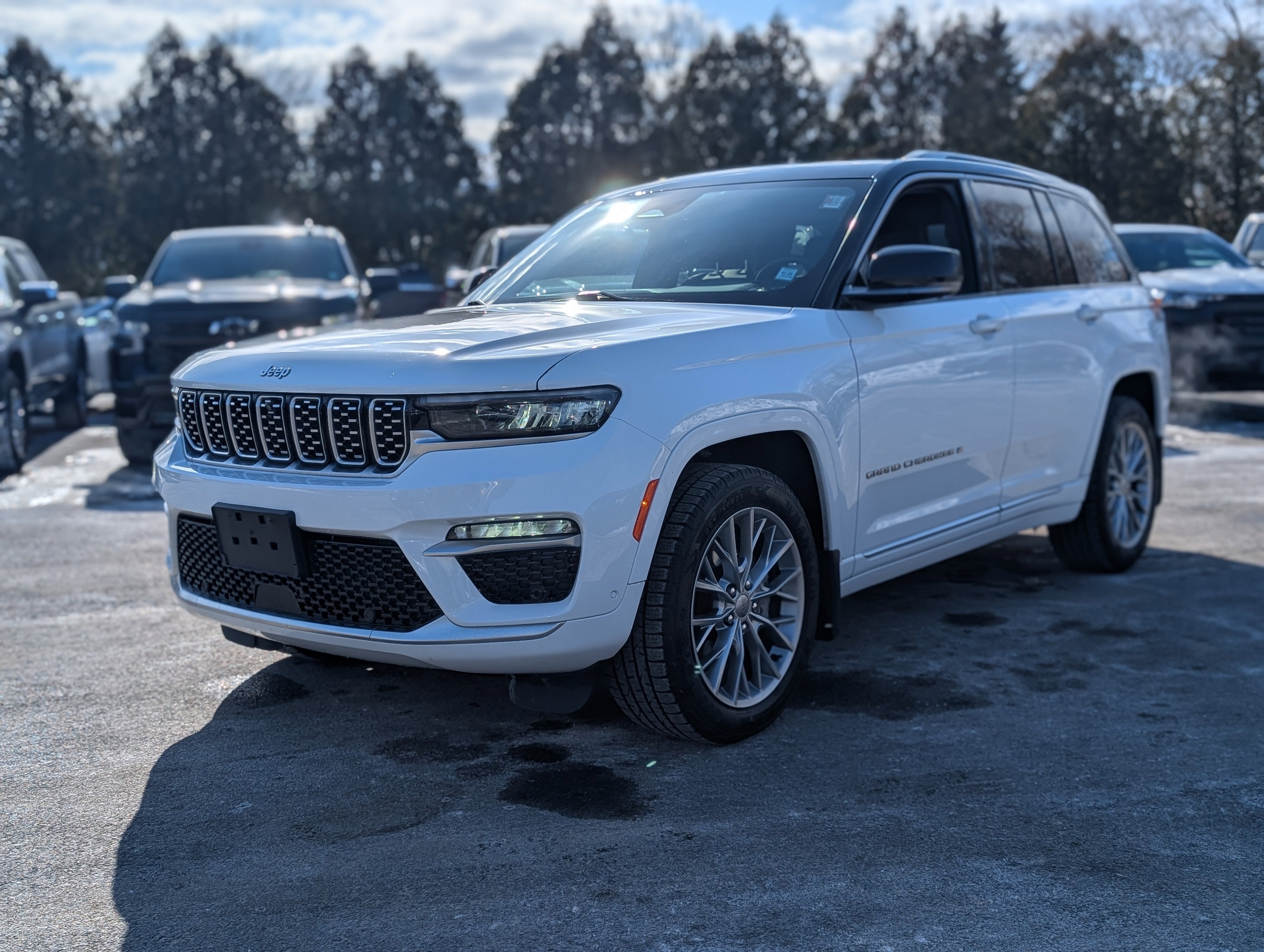 2022 Jeep Grand Cherokee Summit