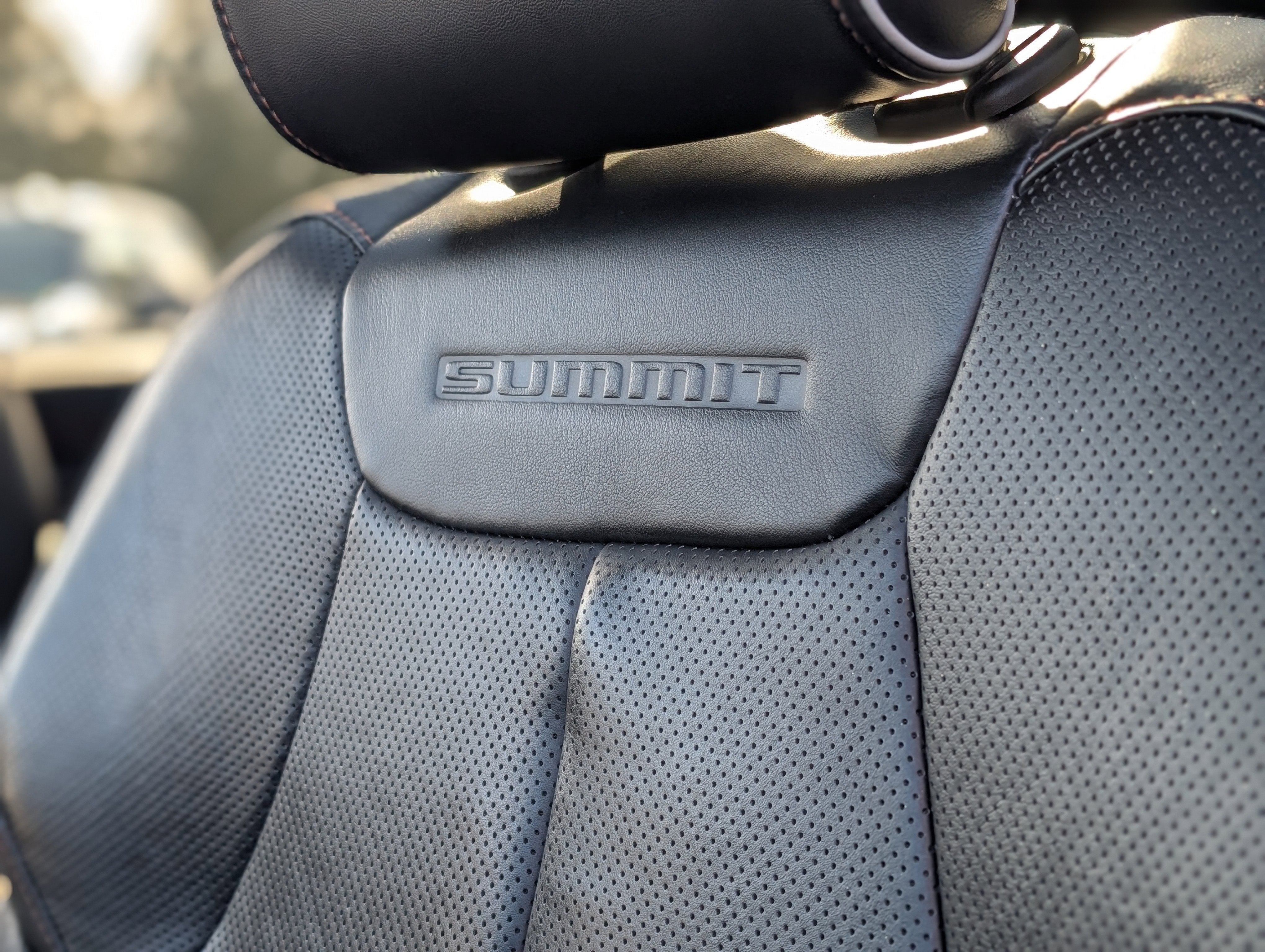 2022 Jeep Grand Cherokee Summit