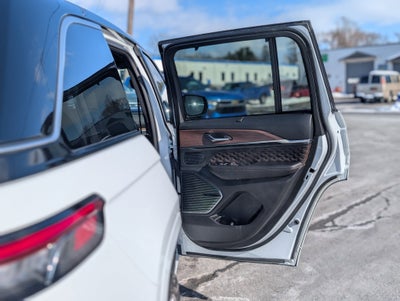 2022 Jeep Grand Cherokee Summit