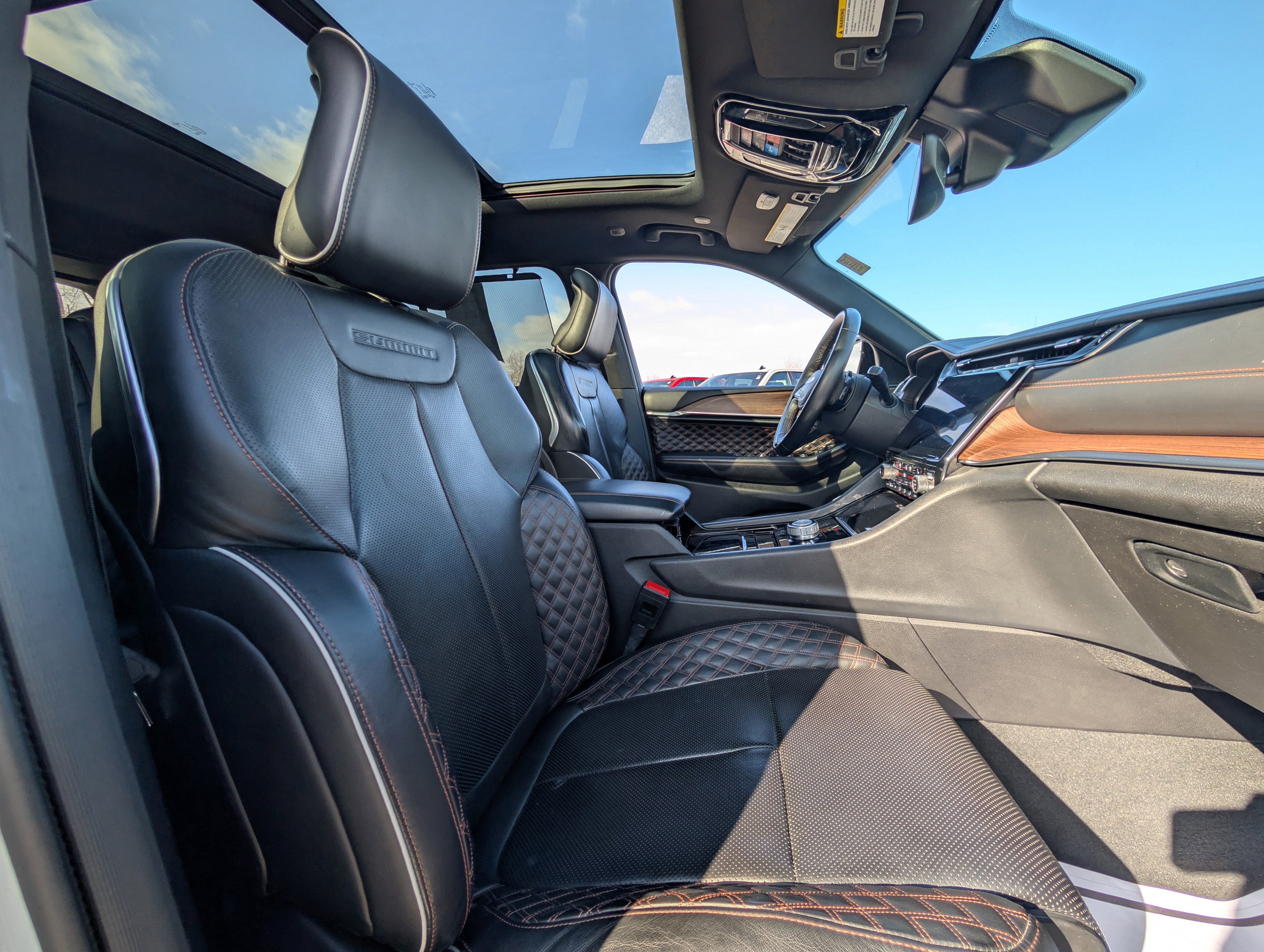 2022 Jeep Grand Cherokee Summit