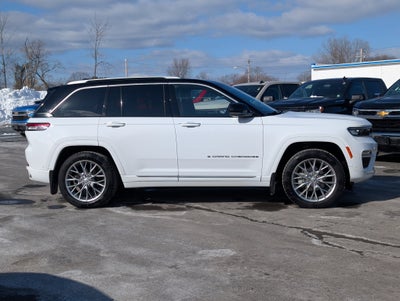 2022 Jeep Grand Cherokee Summit