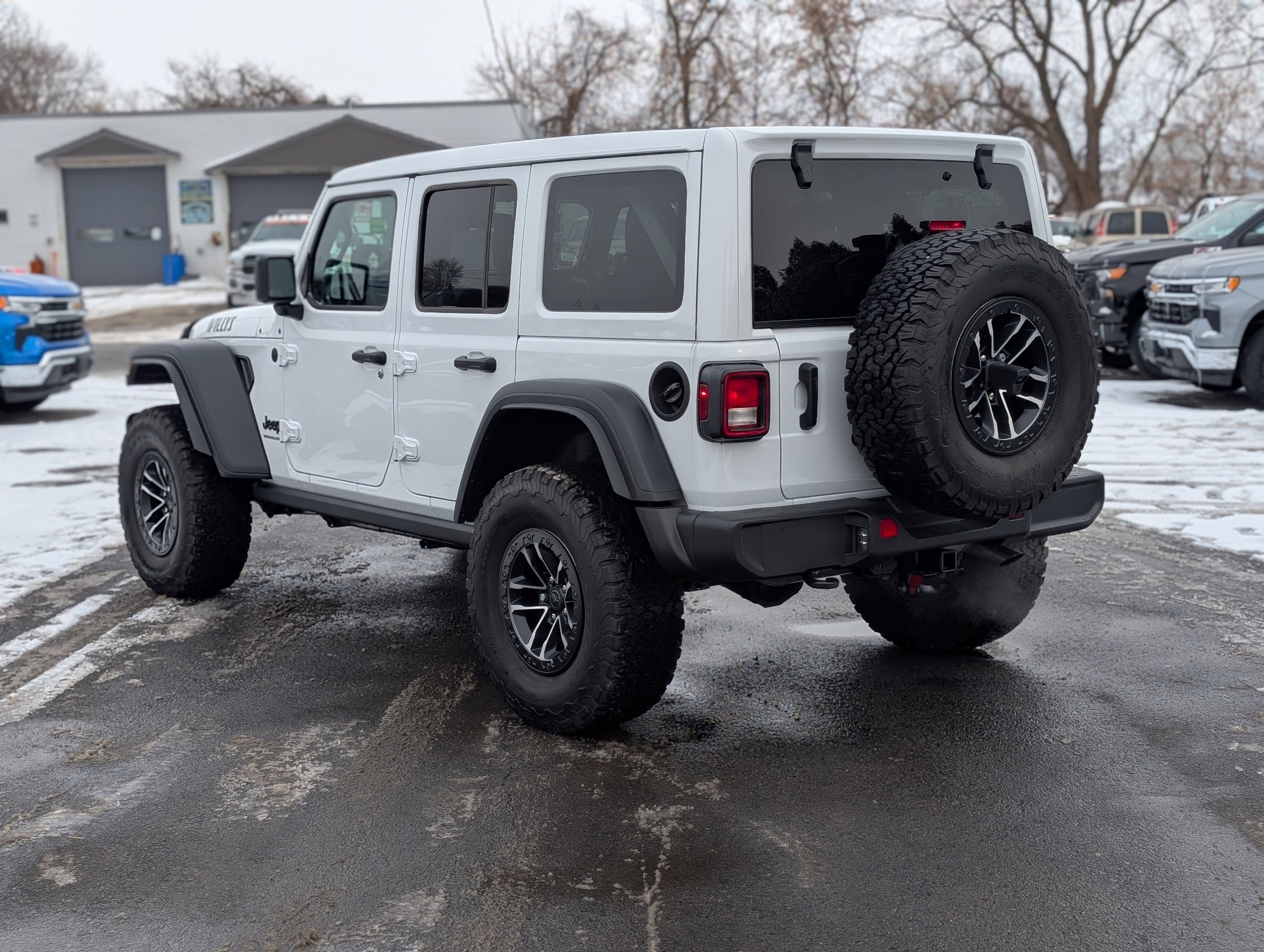 2025 Jeep Wrangler 4-Door Willys 4x4