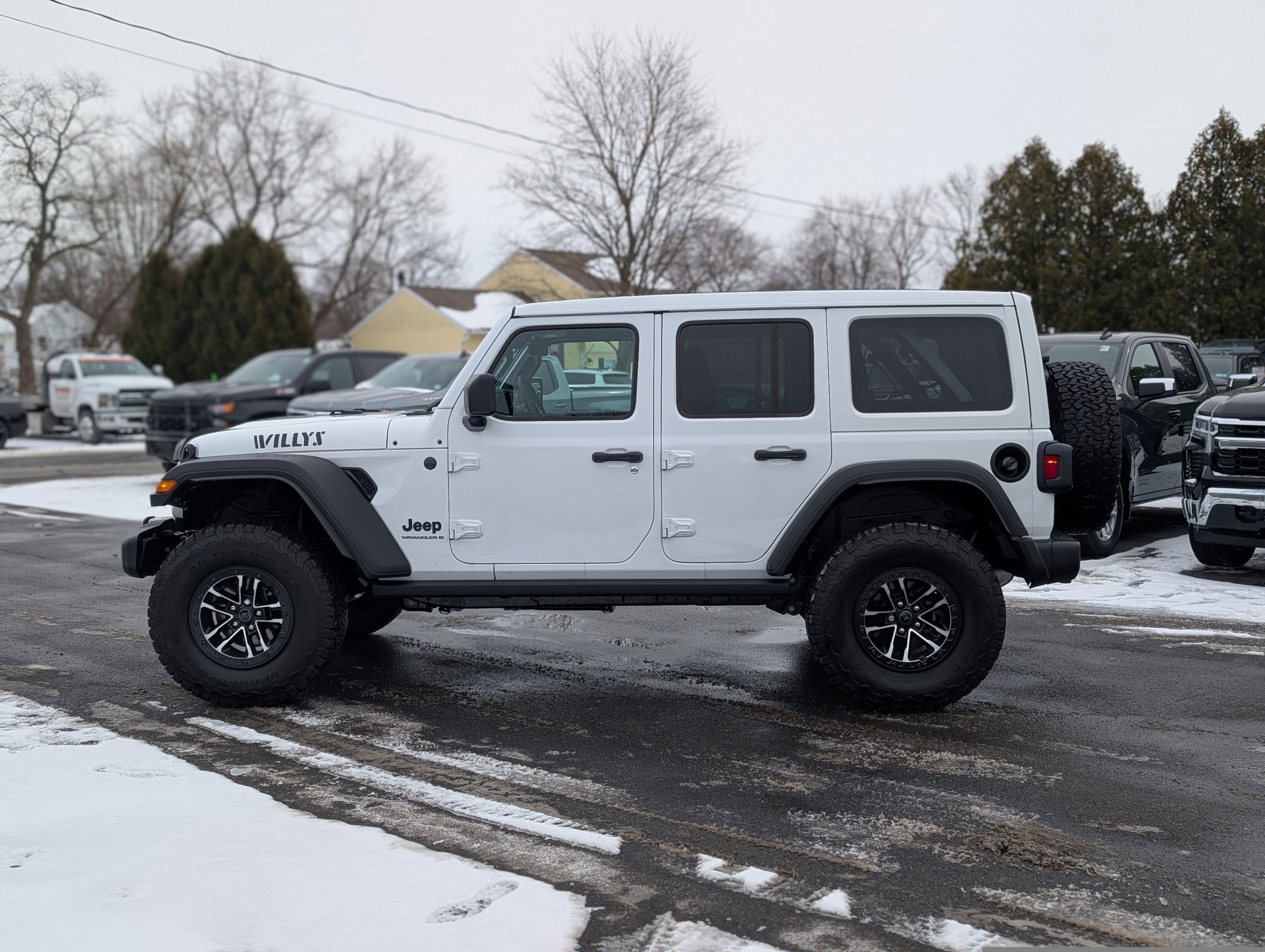 2025 Jeep Wrangler 4-Door Willys 4x4