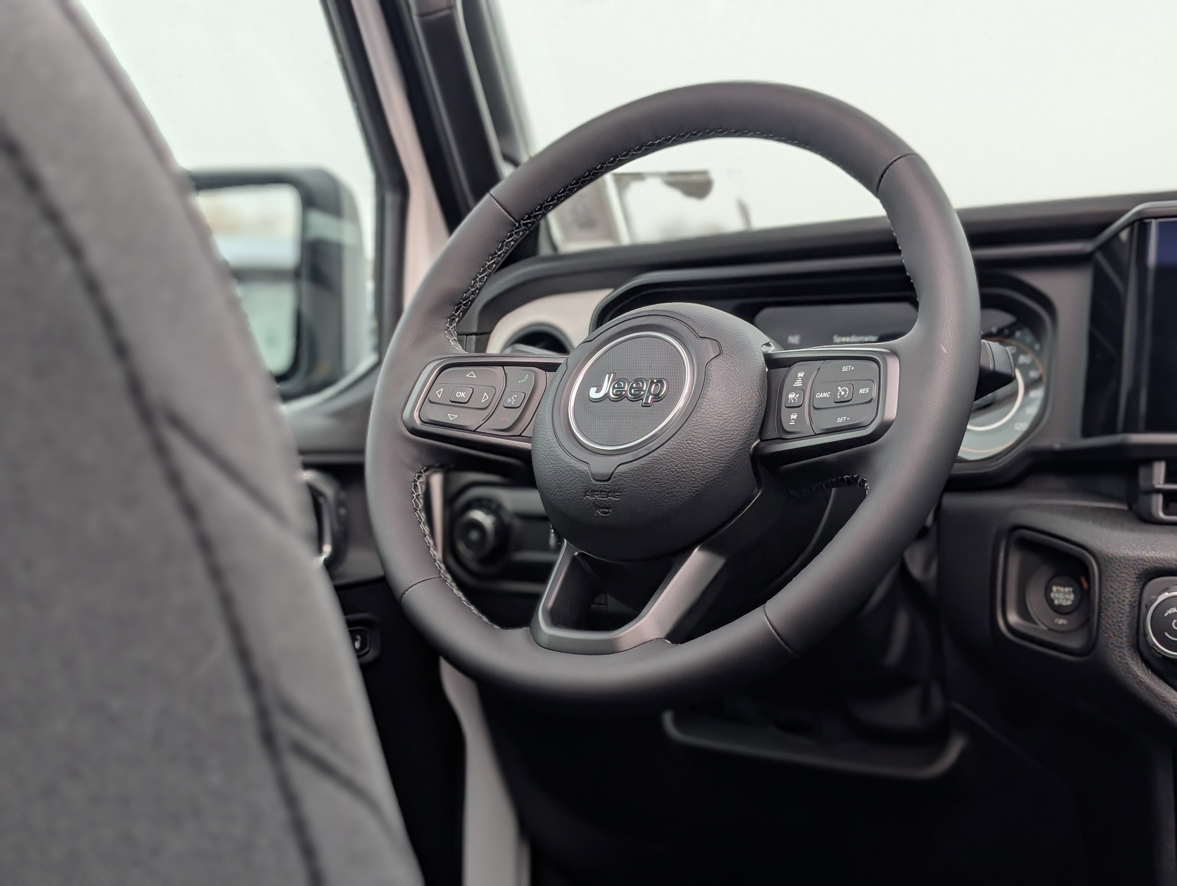 2025 Jeep Wrangler 4-Door Willys 4x4