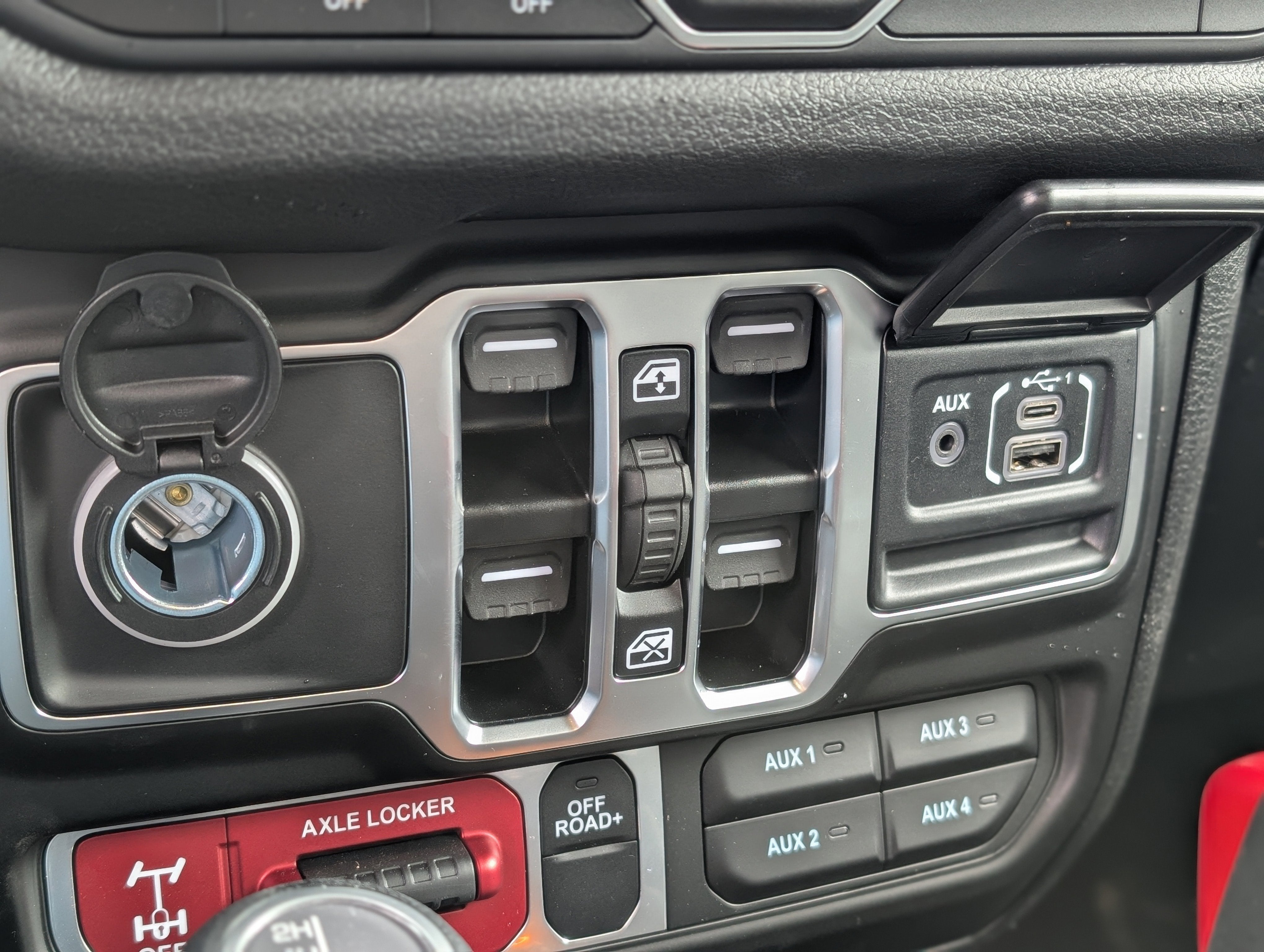 2025 Jeep Wrangler 4-Door Willys 4x4