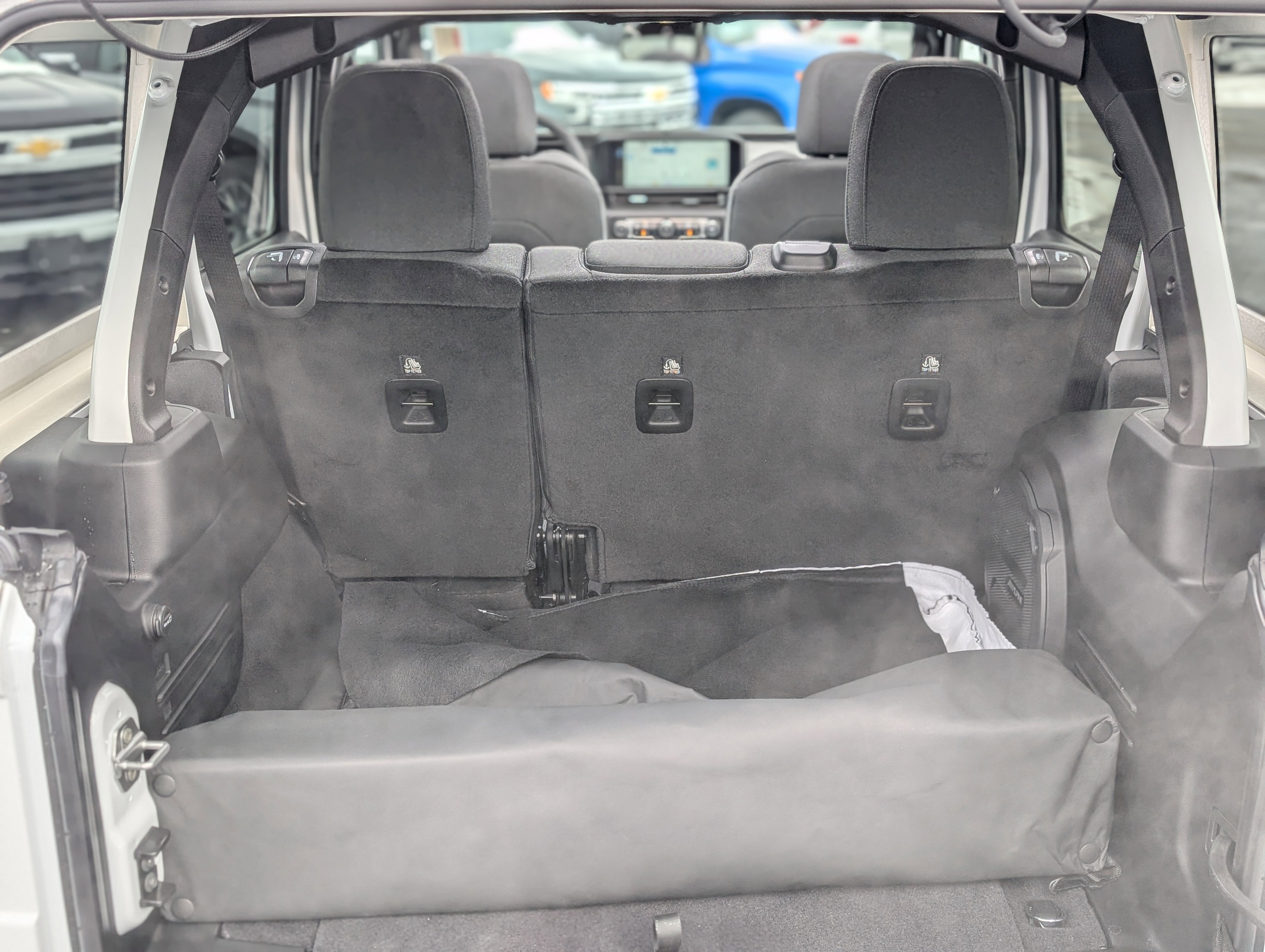 2025 Jeep Wrangler 4-Door Willys 4x4