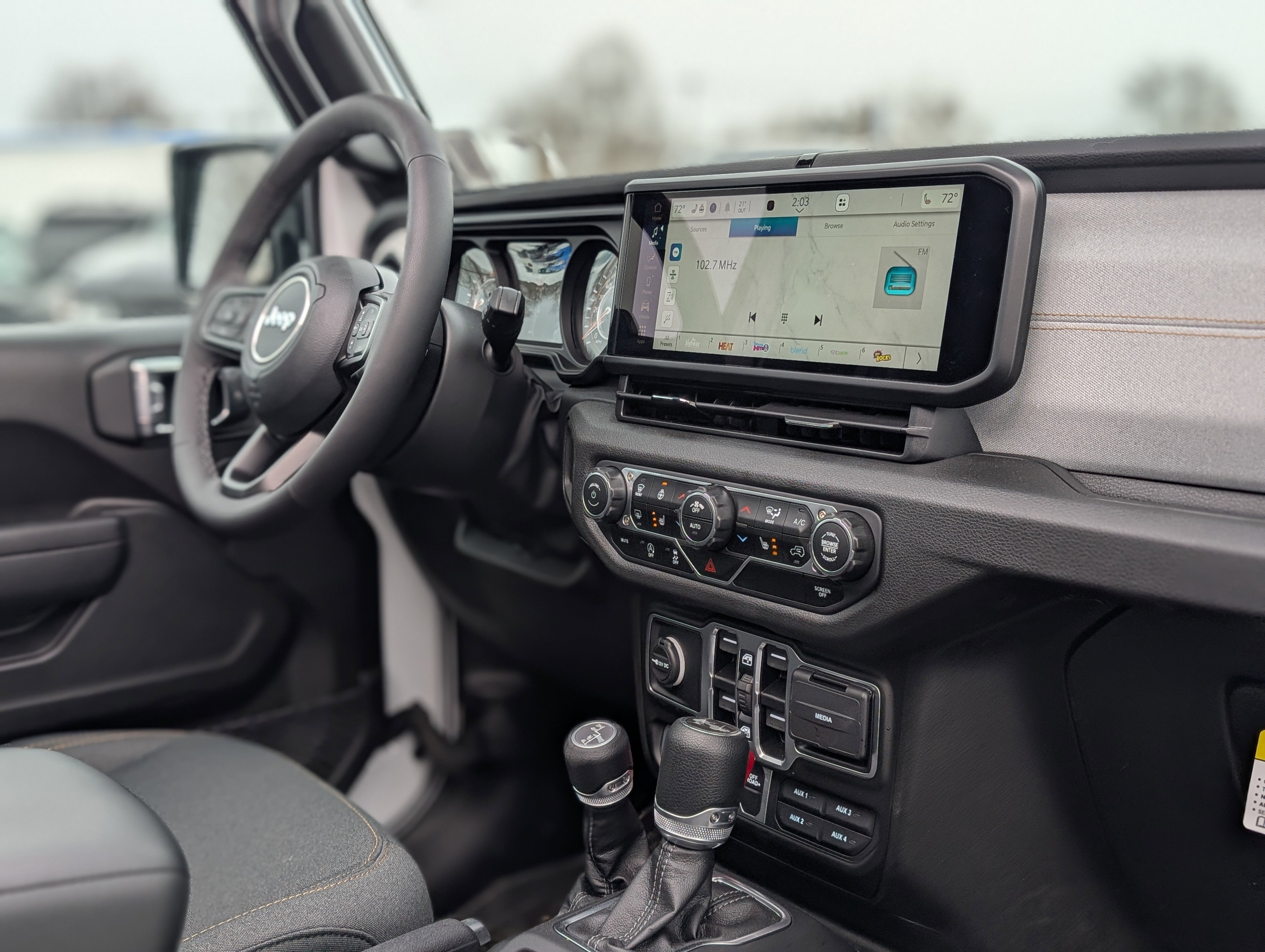 2025 Jeep Wrangler 4-Door Willys 4x4