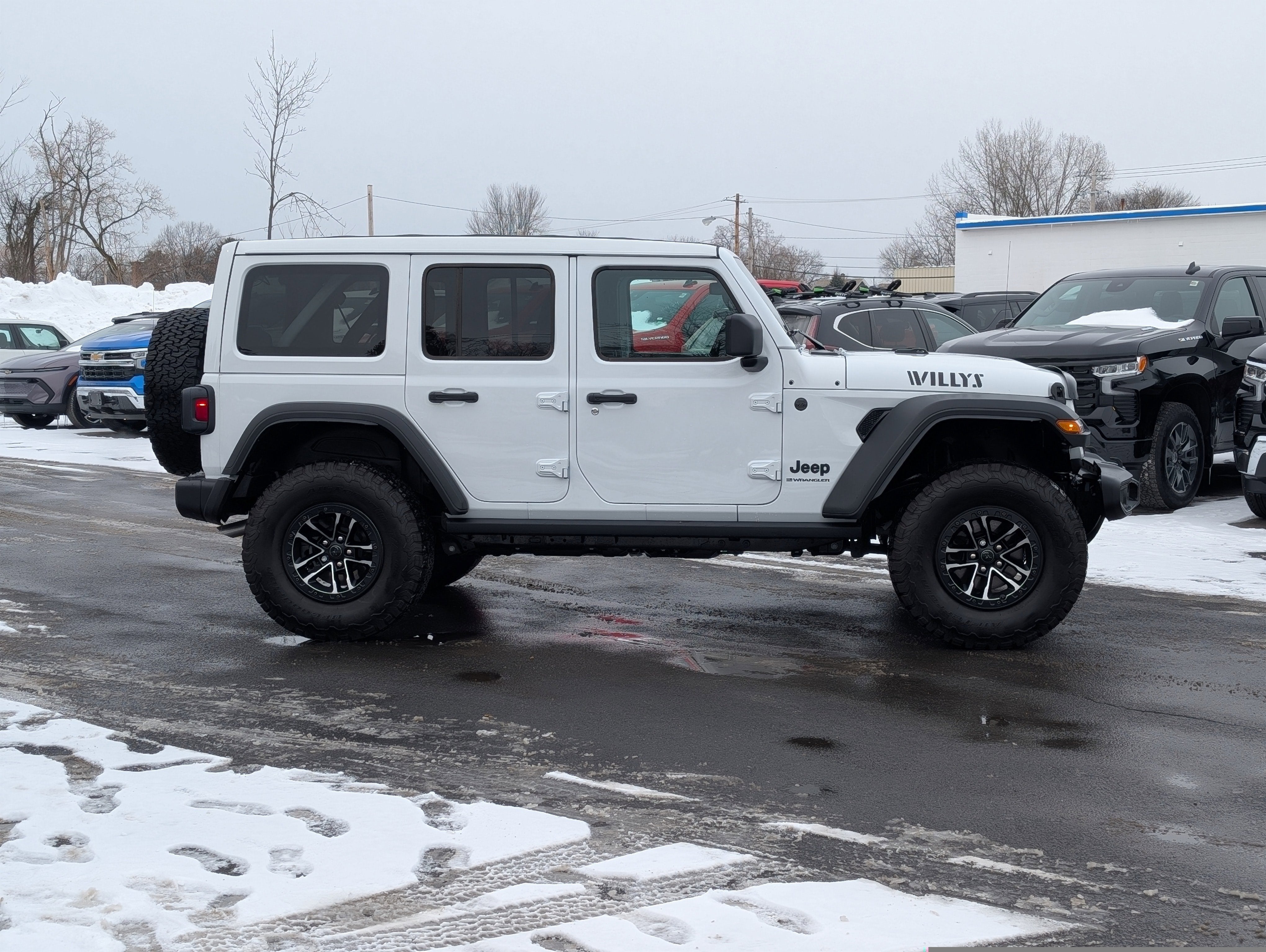 2025 Jeep Wrangler 4-Door Willys 4x4