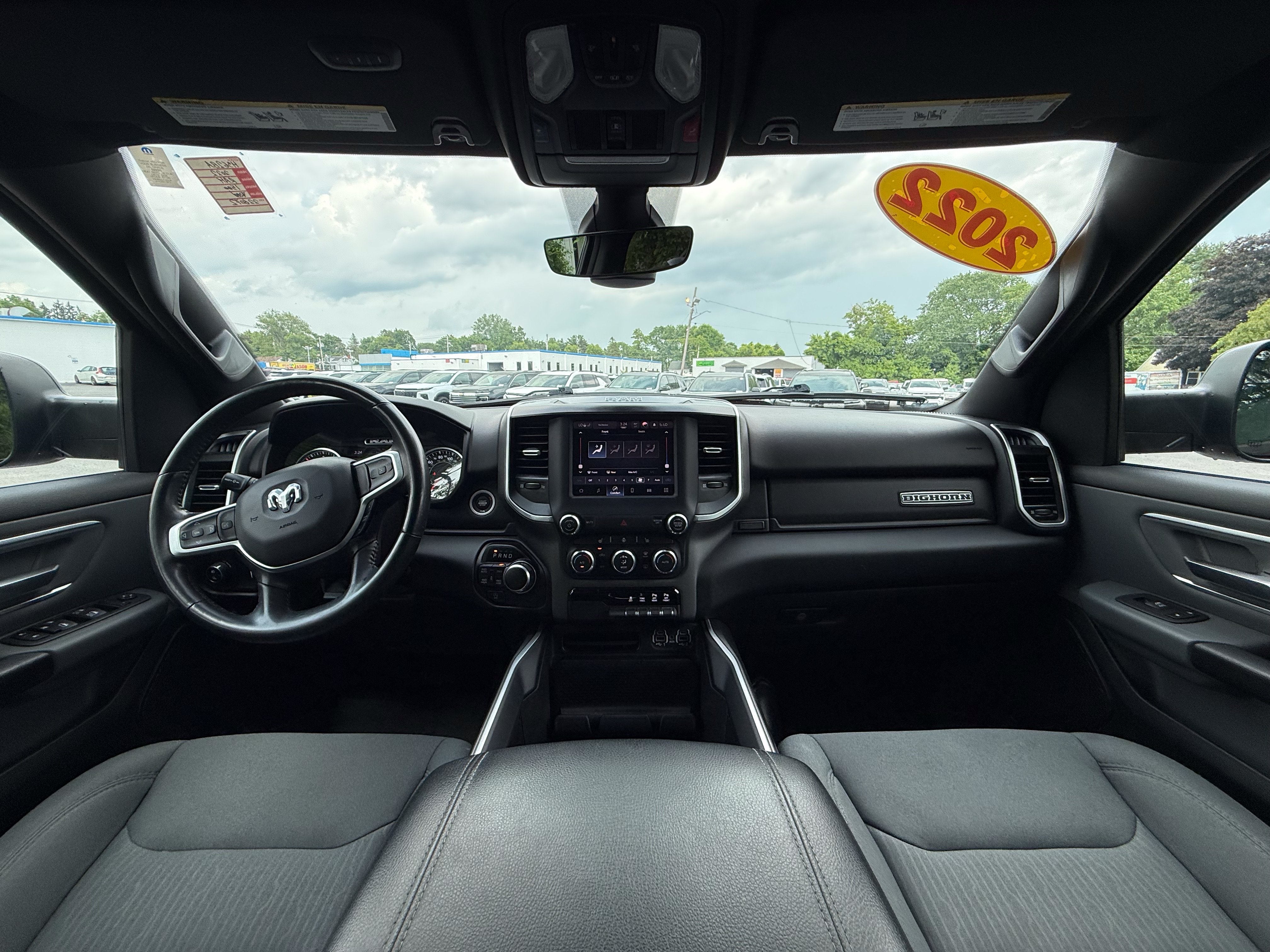 2022 RAM 1500 Big Horn Crew Cab 4x4 5'7" Box
