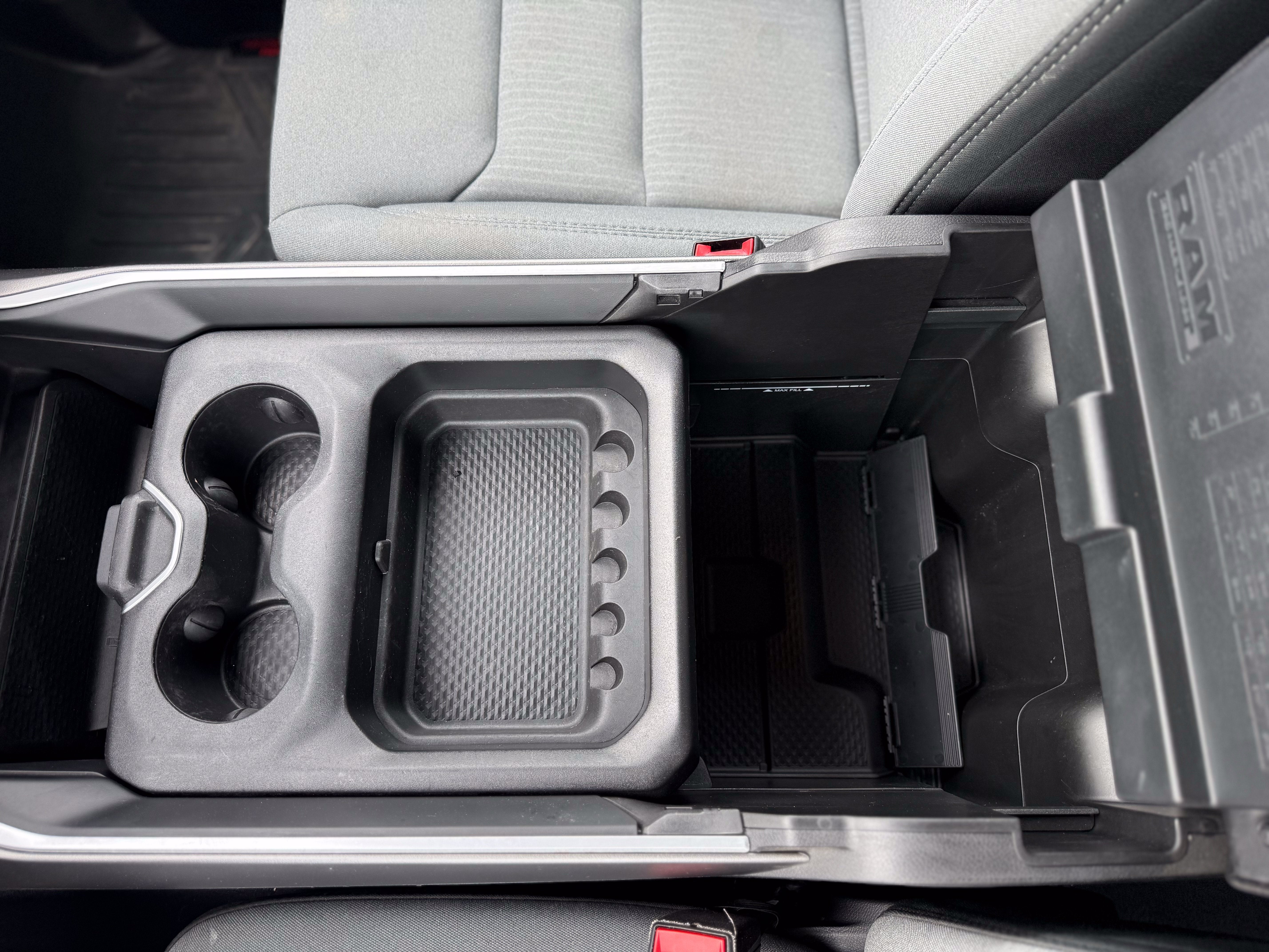 2022 RAM 1500 Big Horn Crew Cab 4x4 5'7" Box