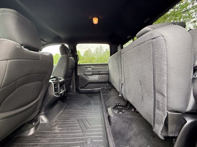 2022 RAM 1500 Big Horn Crew Cab 4x4 5'7" Box