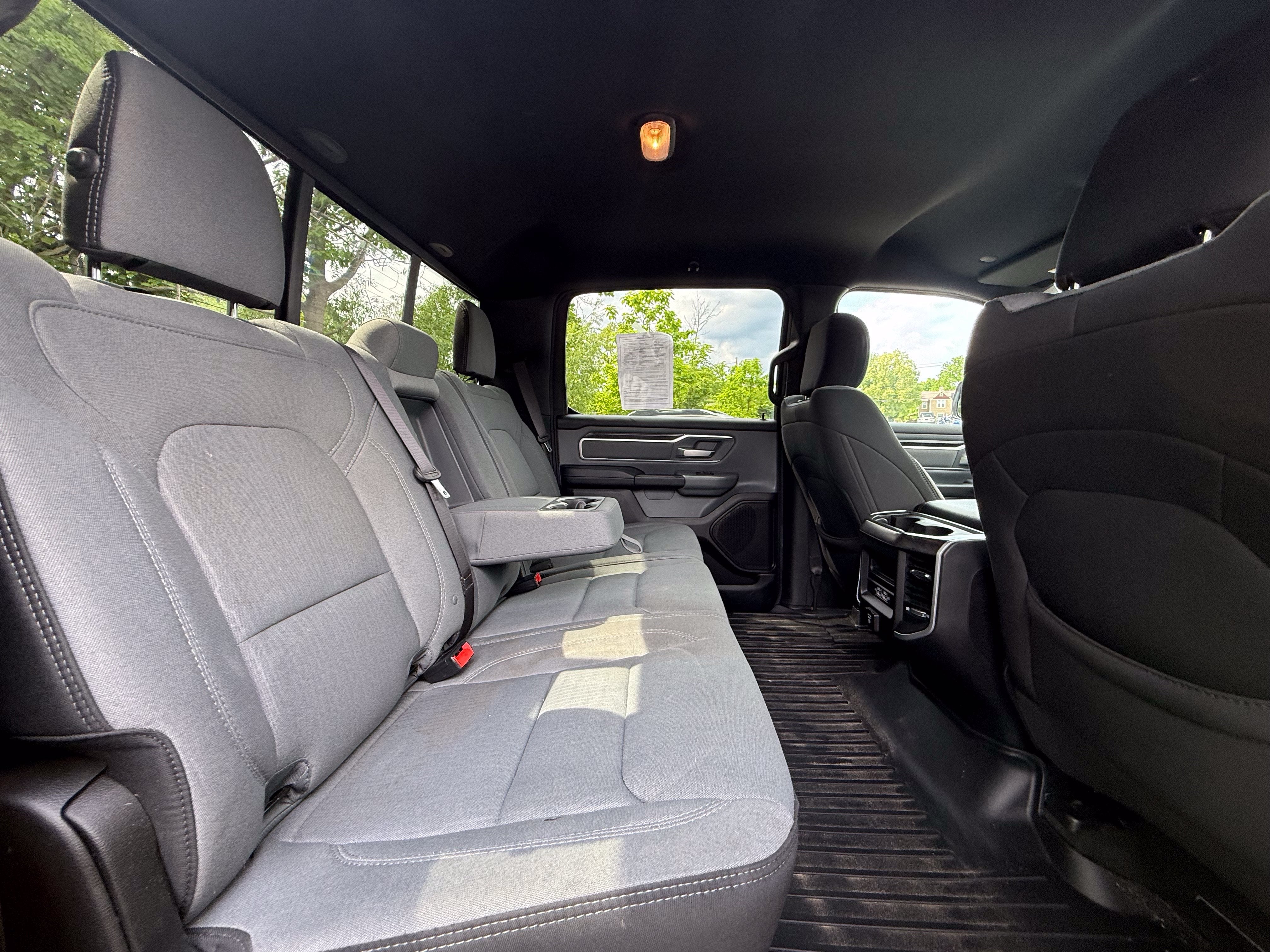 2022 RAM 1500 Big Horn Crew Cab 4x4 5'7" Box