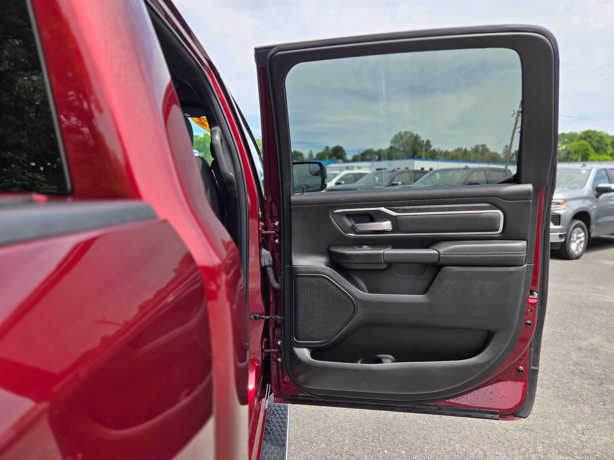 2022 RAM 1500 Big Horn Crew Cab 4x4 5'7" Box