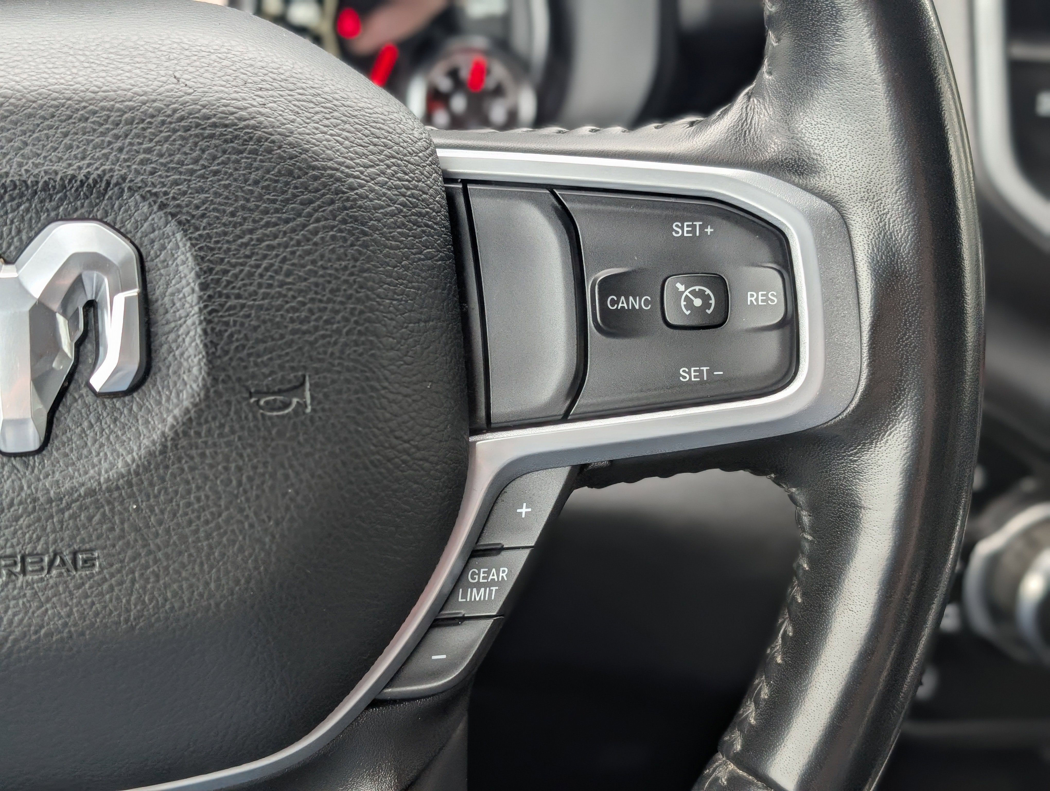 2022 RAM 1500 Big Horn Crew Cab 4x4 6'4" Box