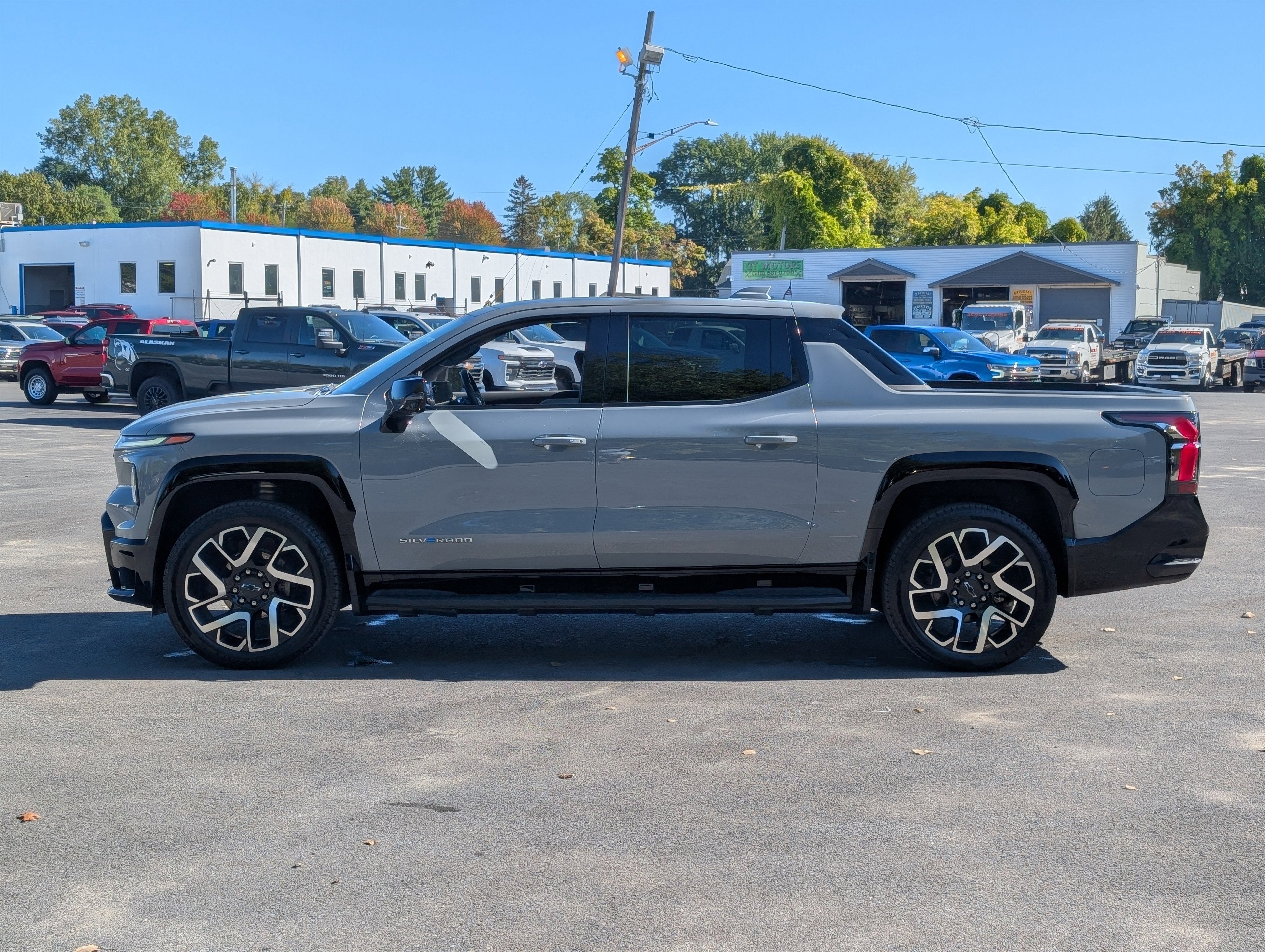 2025 Chevrolet Silverado EV RST - Max Range