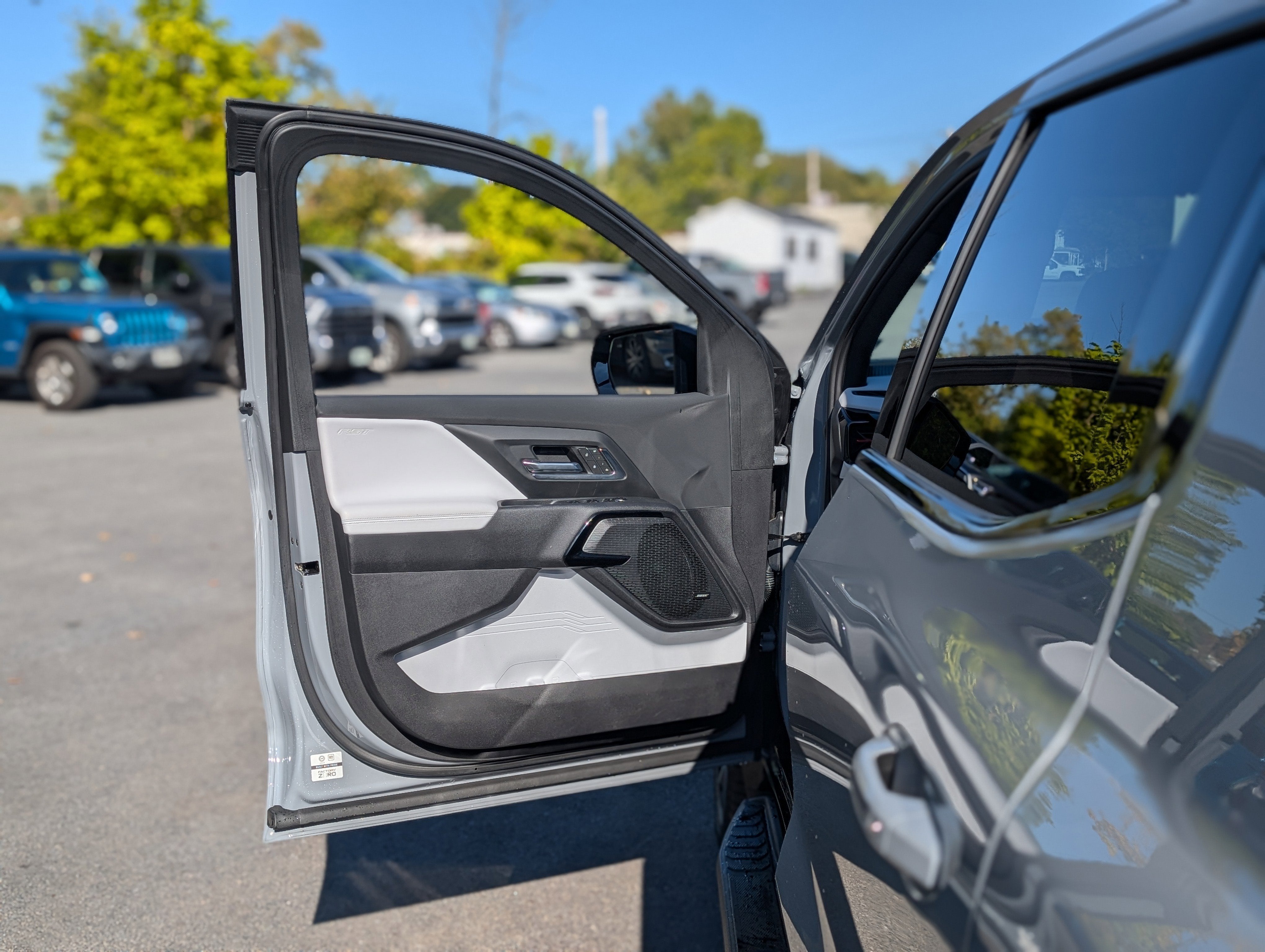 2025 Chevrolet Silverado EV RST - Max Range