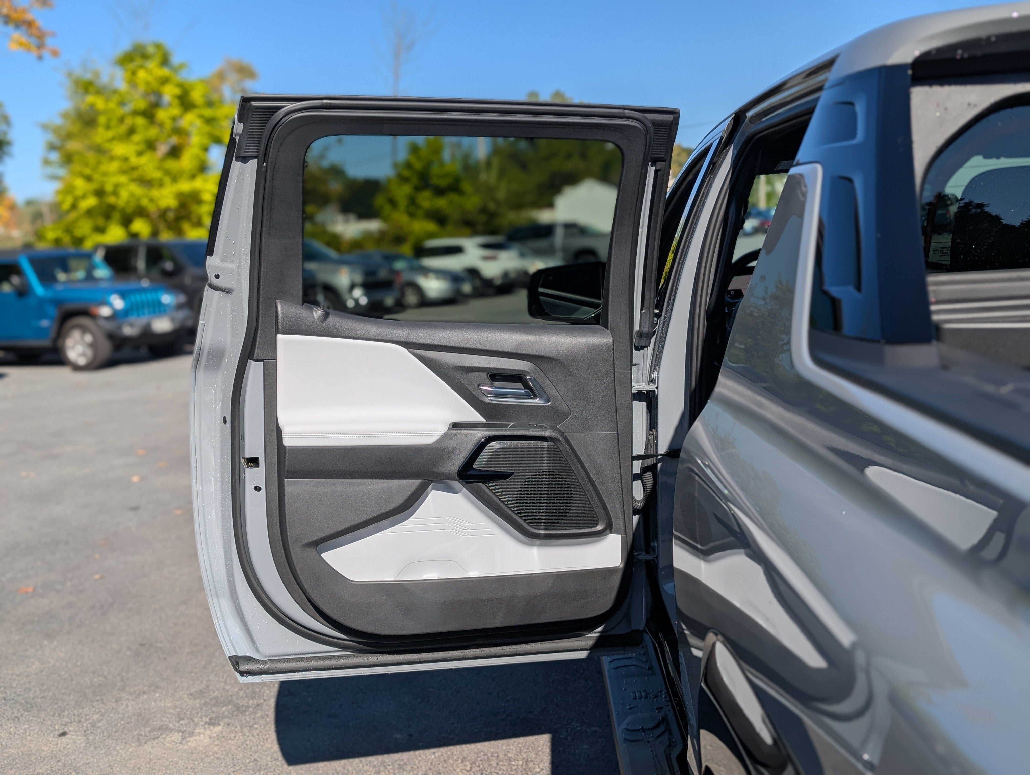 2025 Chevrolet Silverado EV RST - Max Range