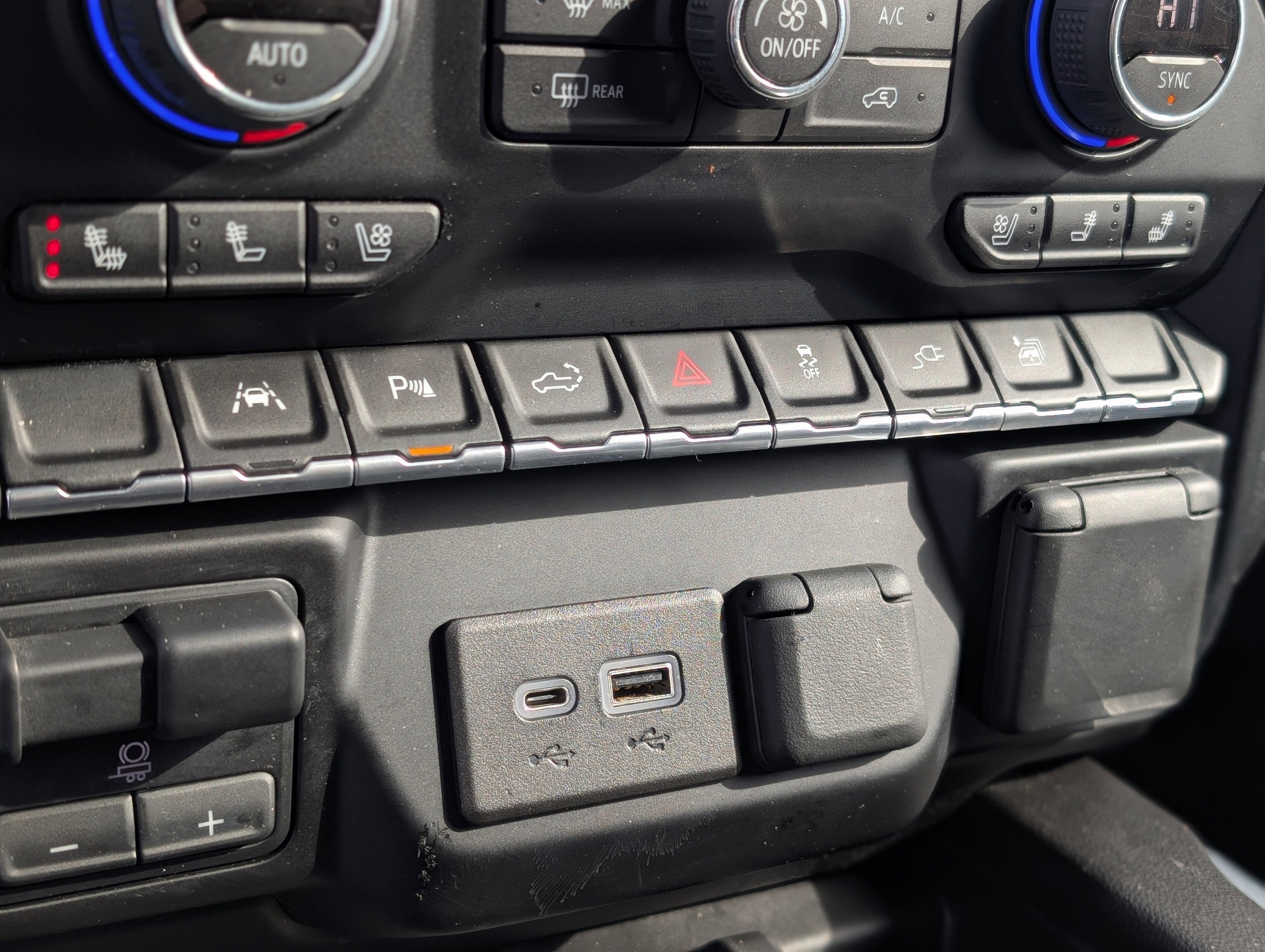 2022 Chevrolet Silverado 1500 LTD High Country