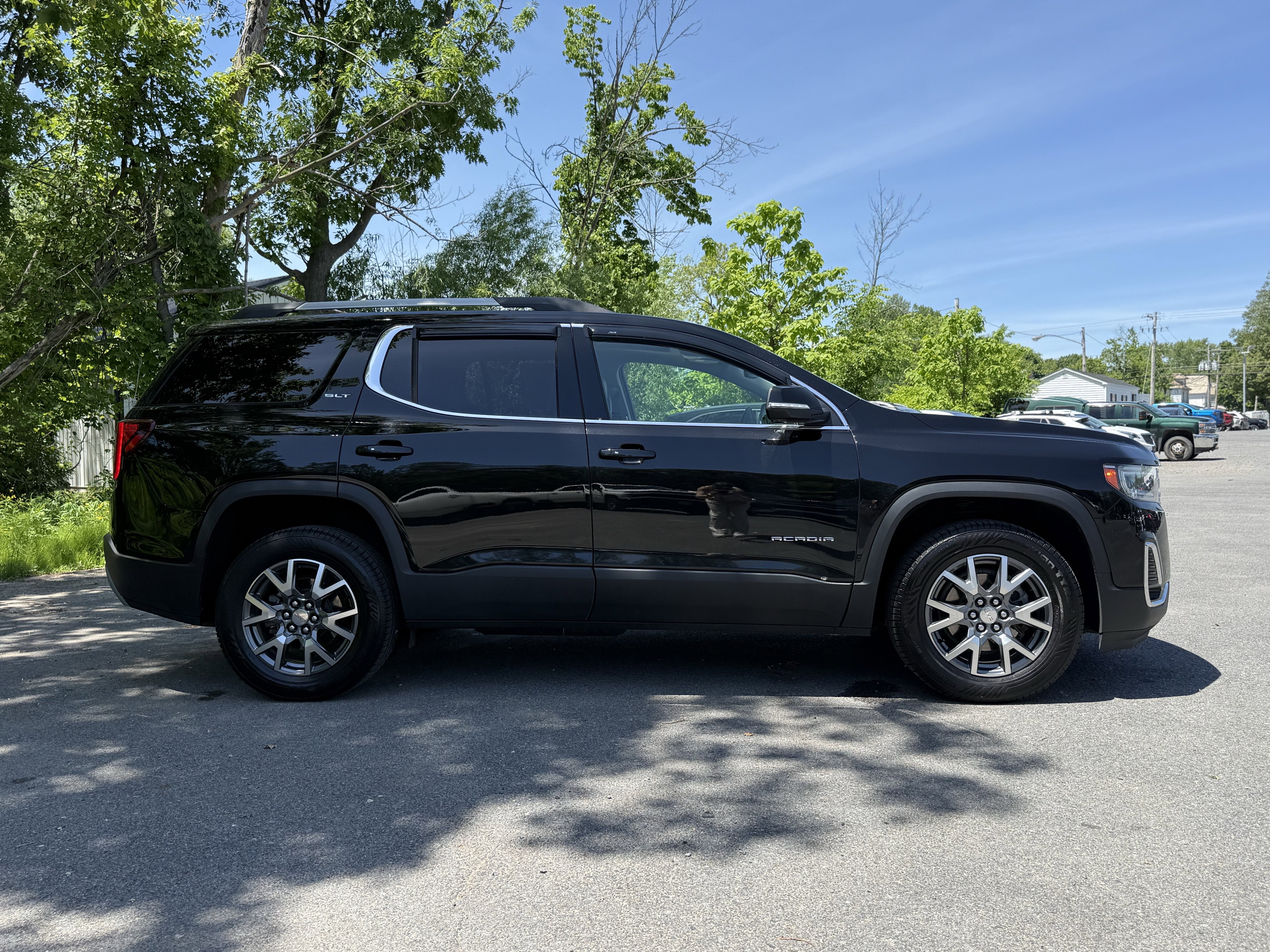2023 GMC Acadia SLT