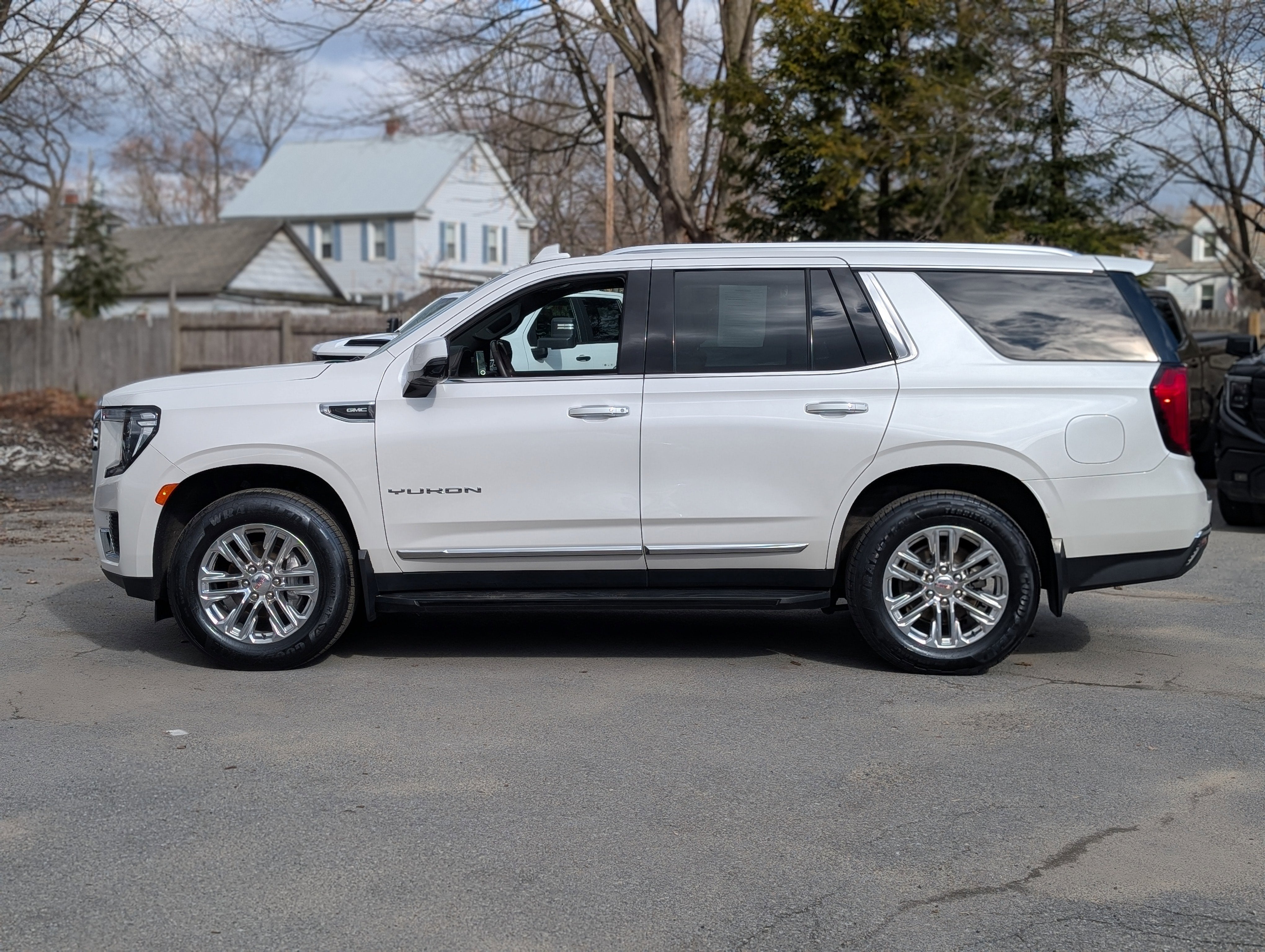 2022 GMC Yukon SLT