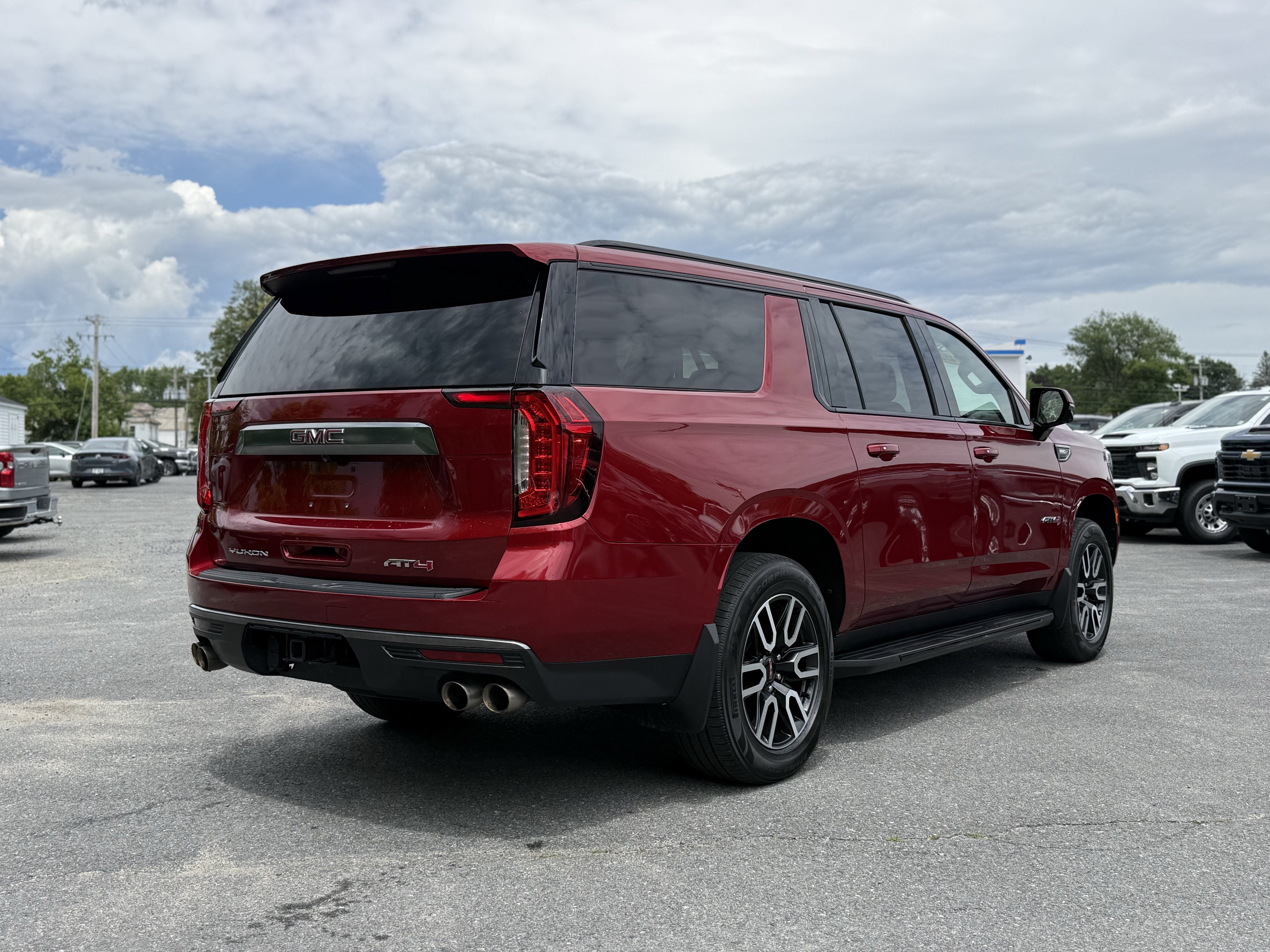 2022 GMC Yukon XL AT4