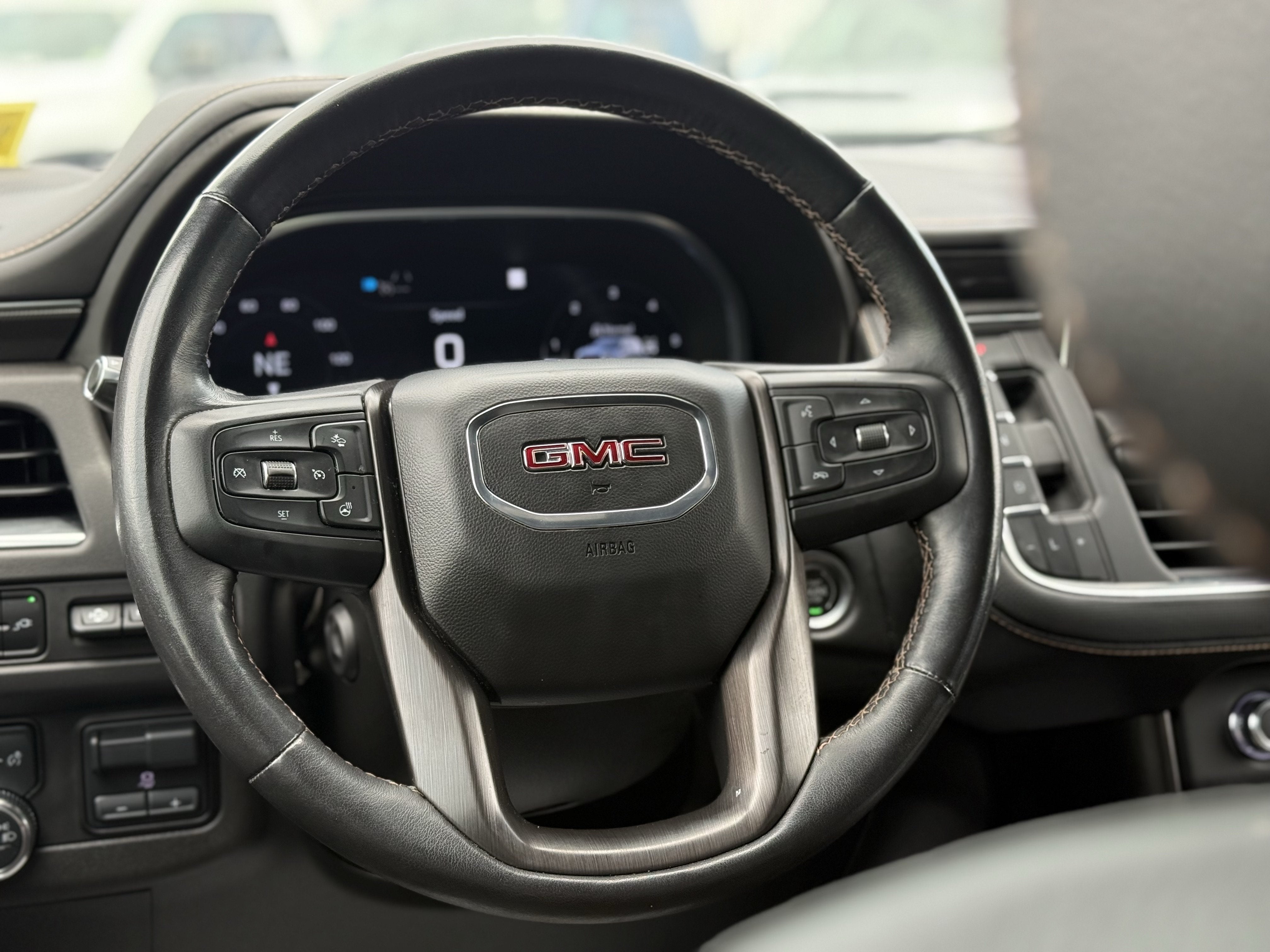 2022 GMC Yukon XL AT4