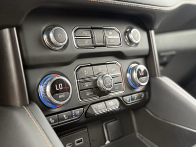 2022 GMC Yukon XL AT4