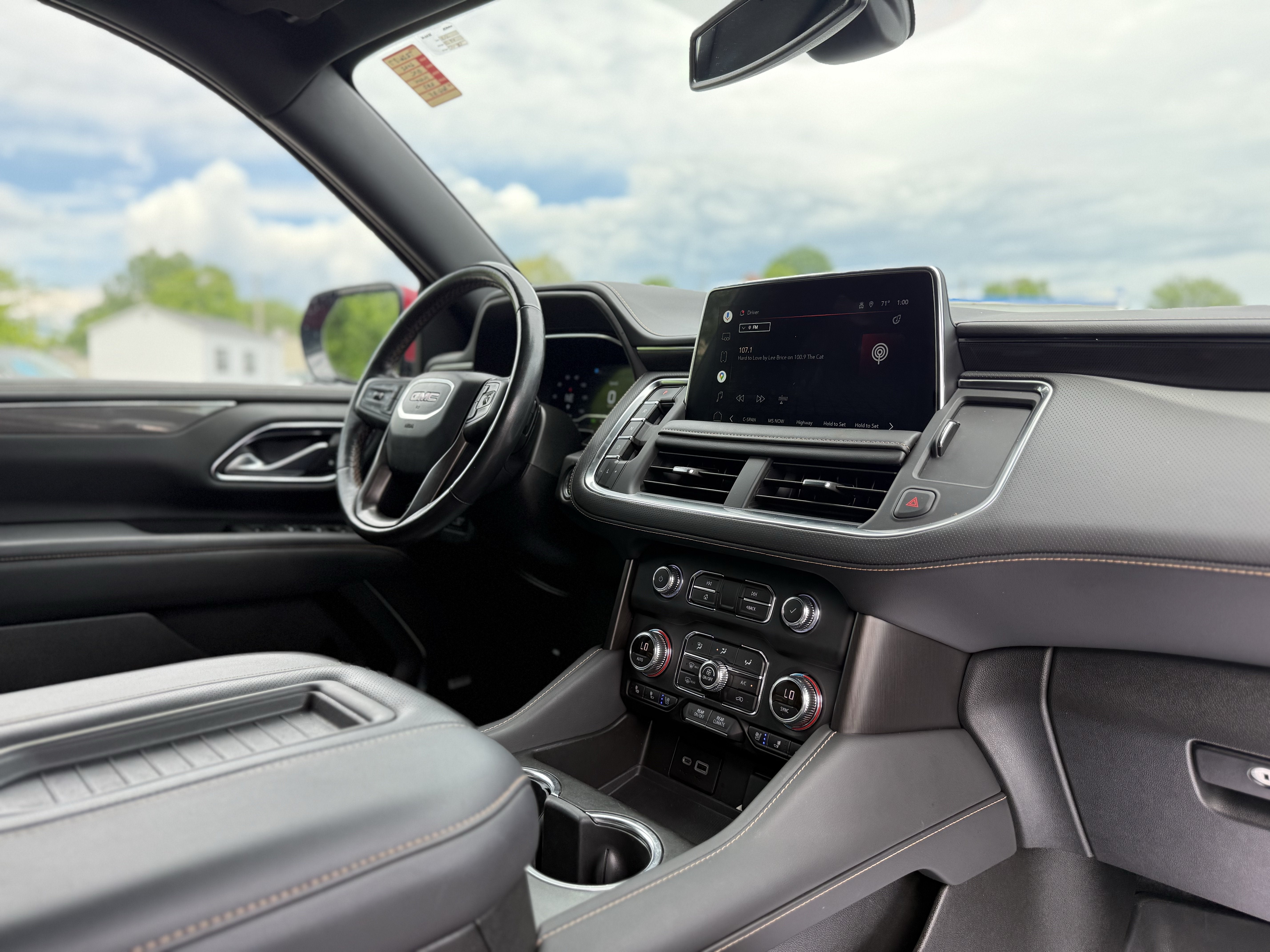 2022 GMC Yukon XL AT4