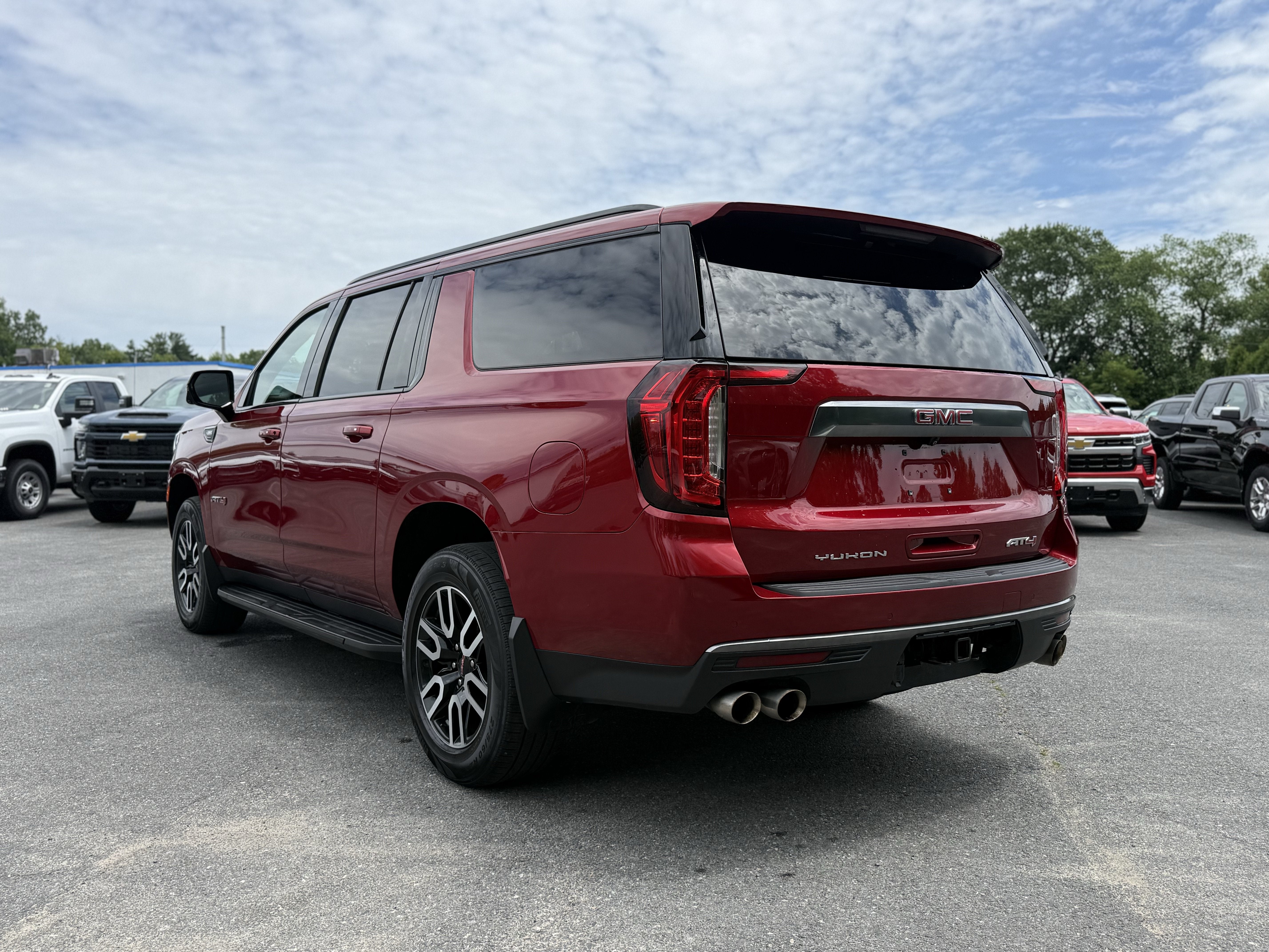 2022 GMC Yukon XL AT4