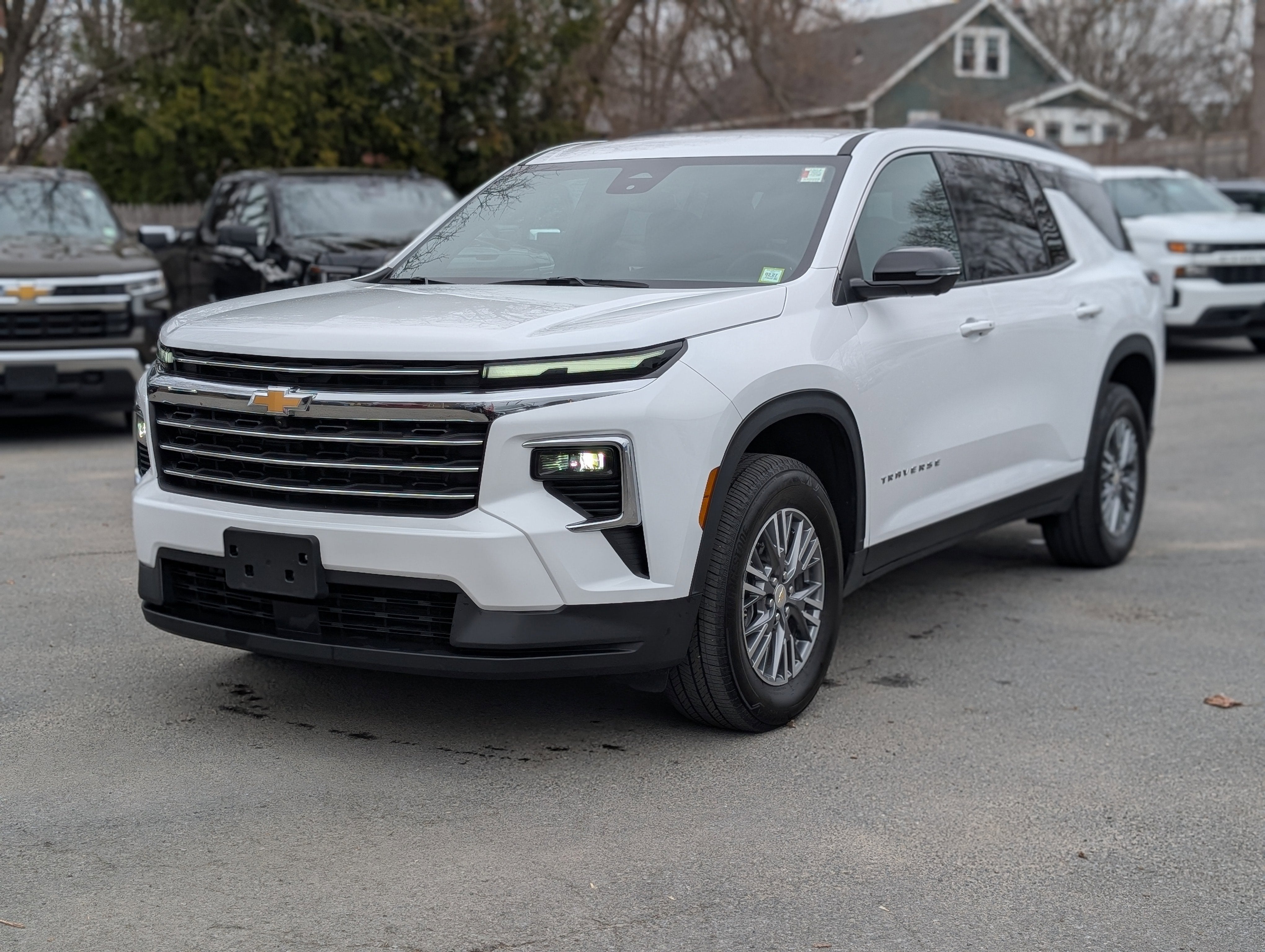 2025 Chevrolet Traverse LT