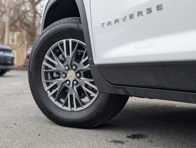 2025 Chevrolet Traverse LT