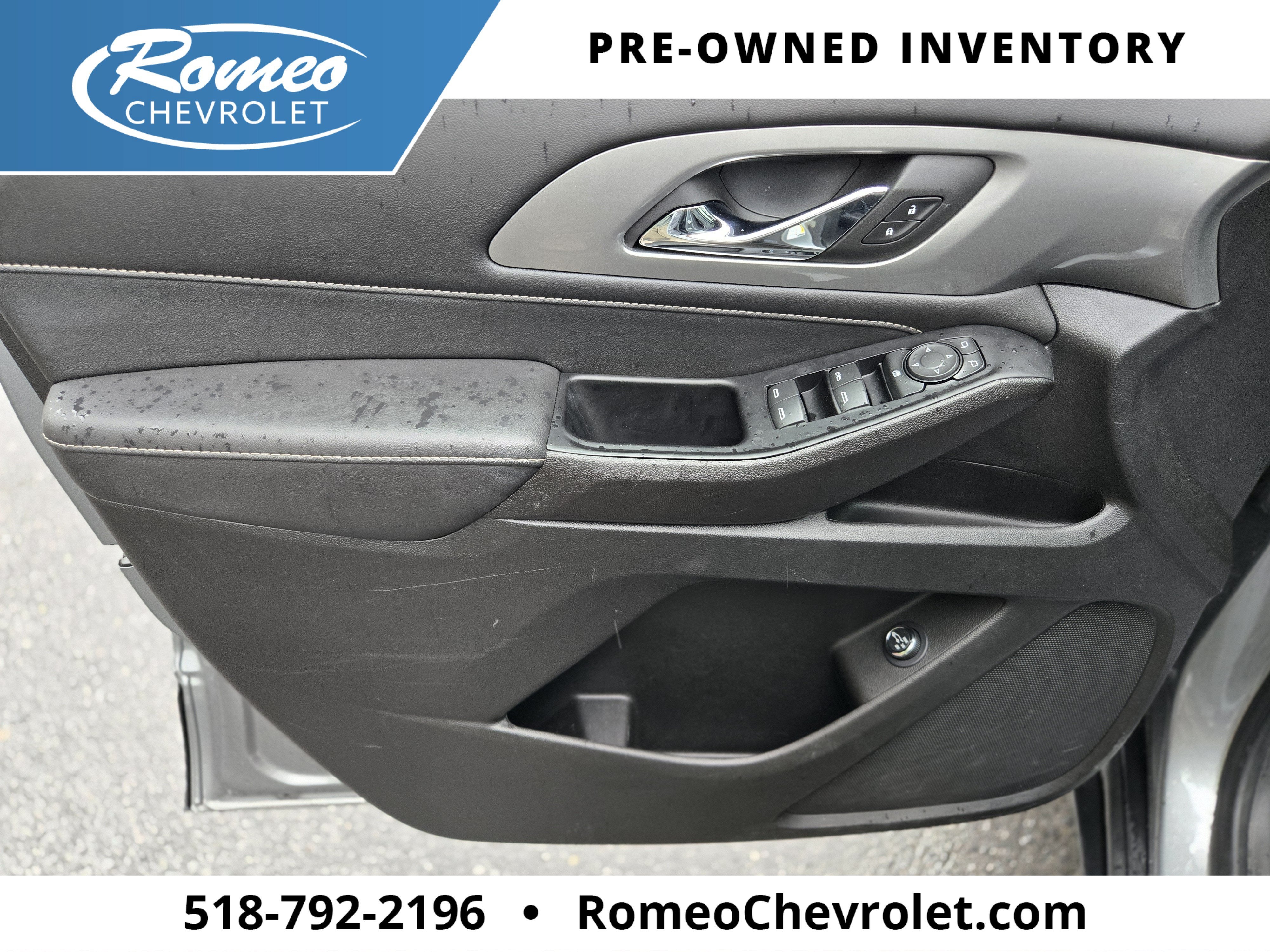 2023 Chevrolet Traverse LT Leather