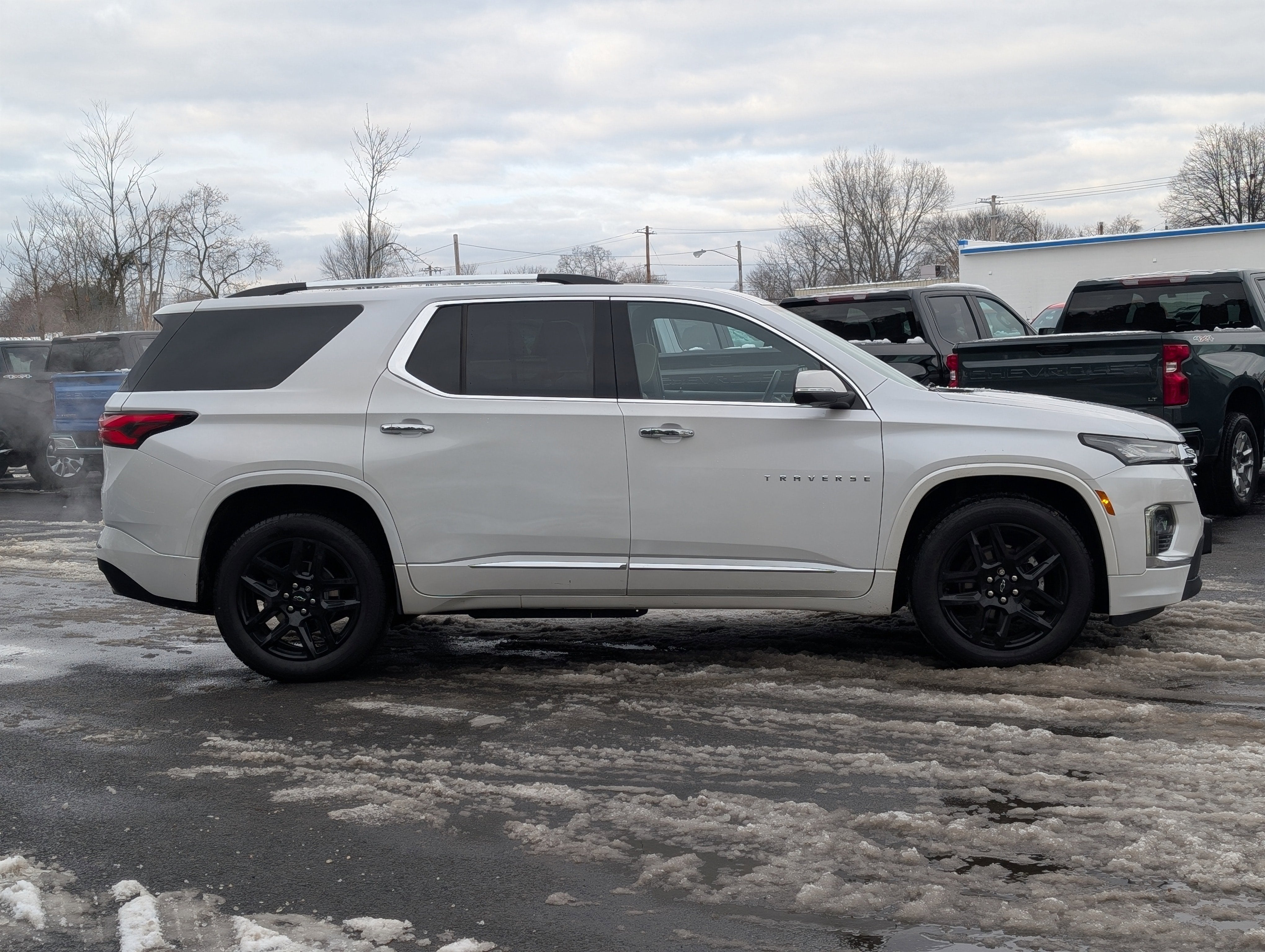 2023 Chevrolet Traverse Premier