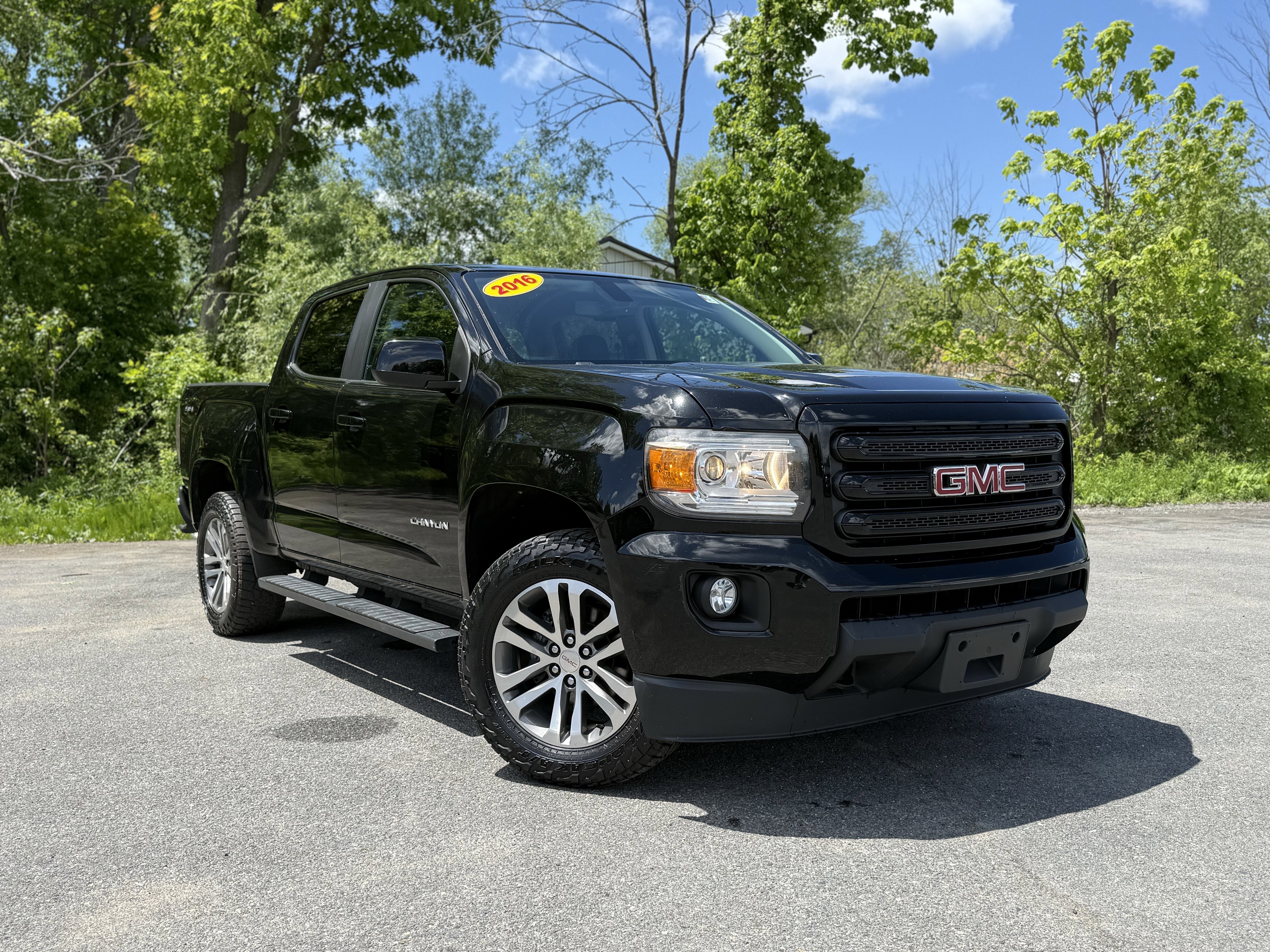 2016 GMC Canyon 4WD SLE Crew Cab Short Box's photo
