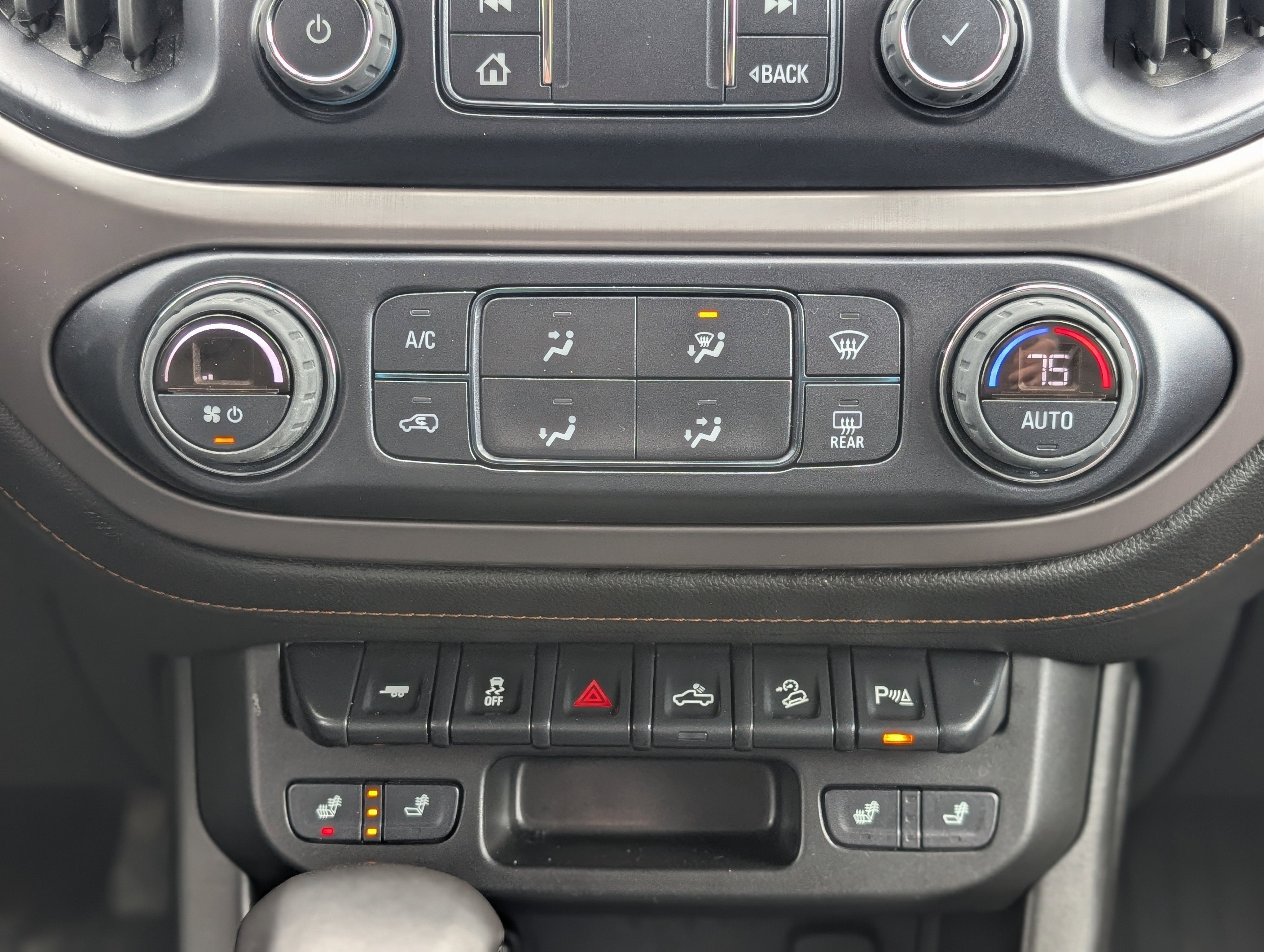 2022 GMC Canyon AT4 - Leather