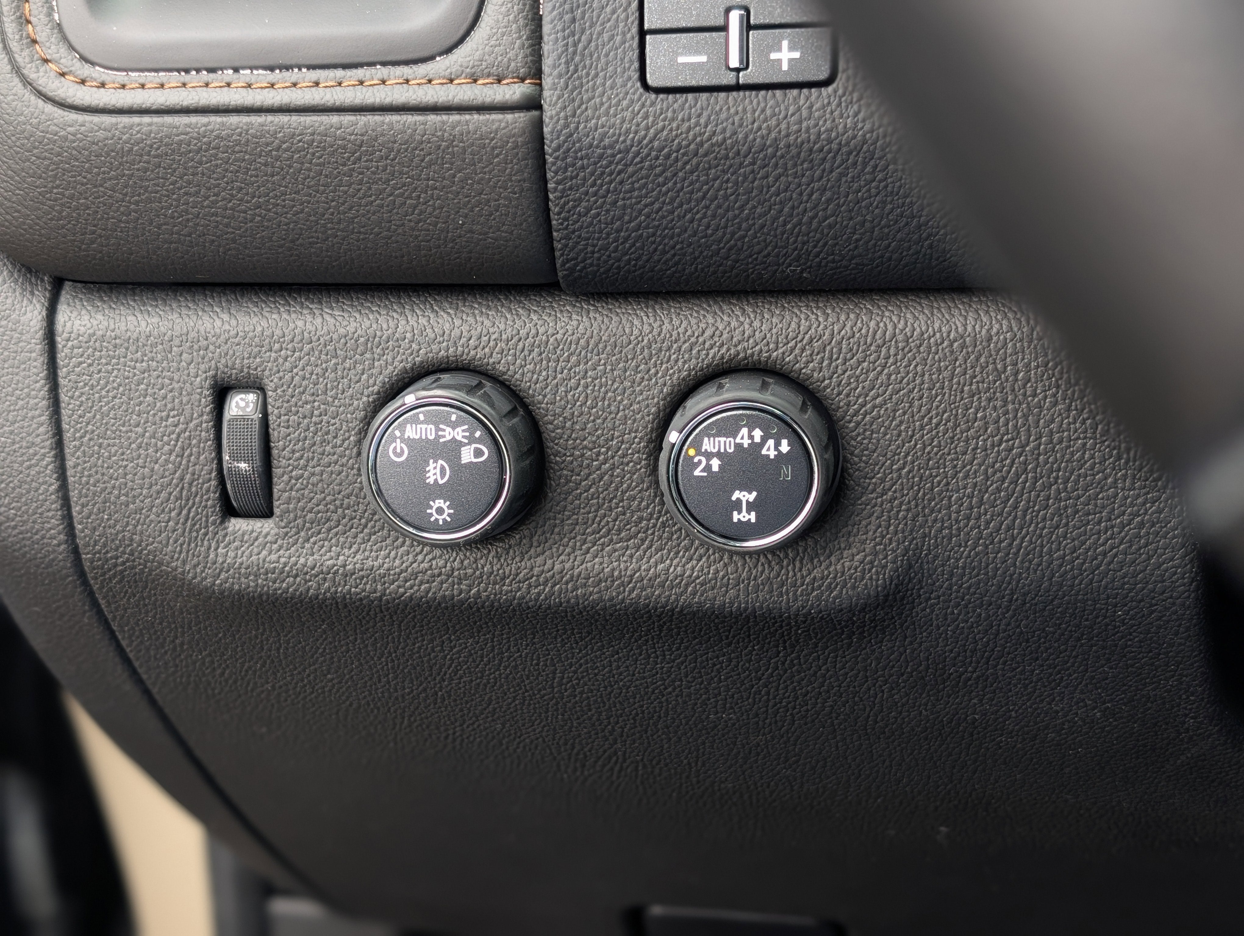 2022 GMC Canyon AT4 - Leather