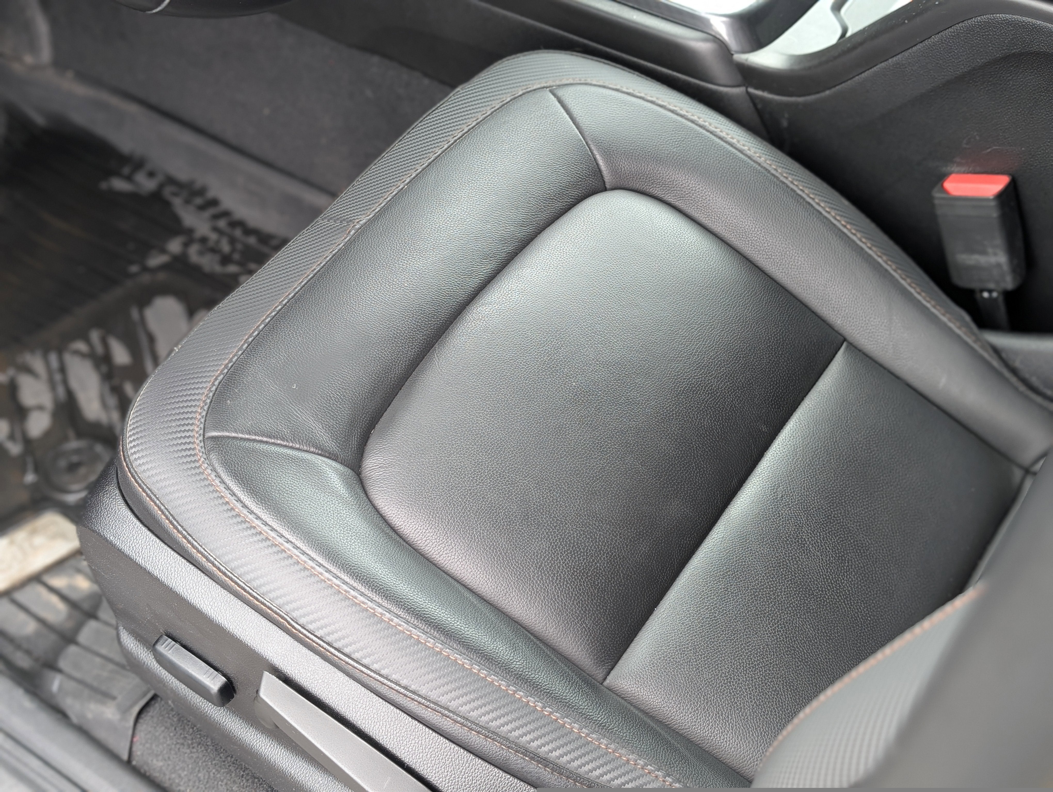 2022 GMC Canyon AT4 - Leather