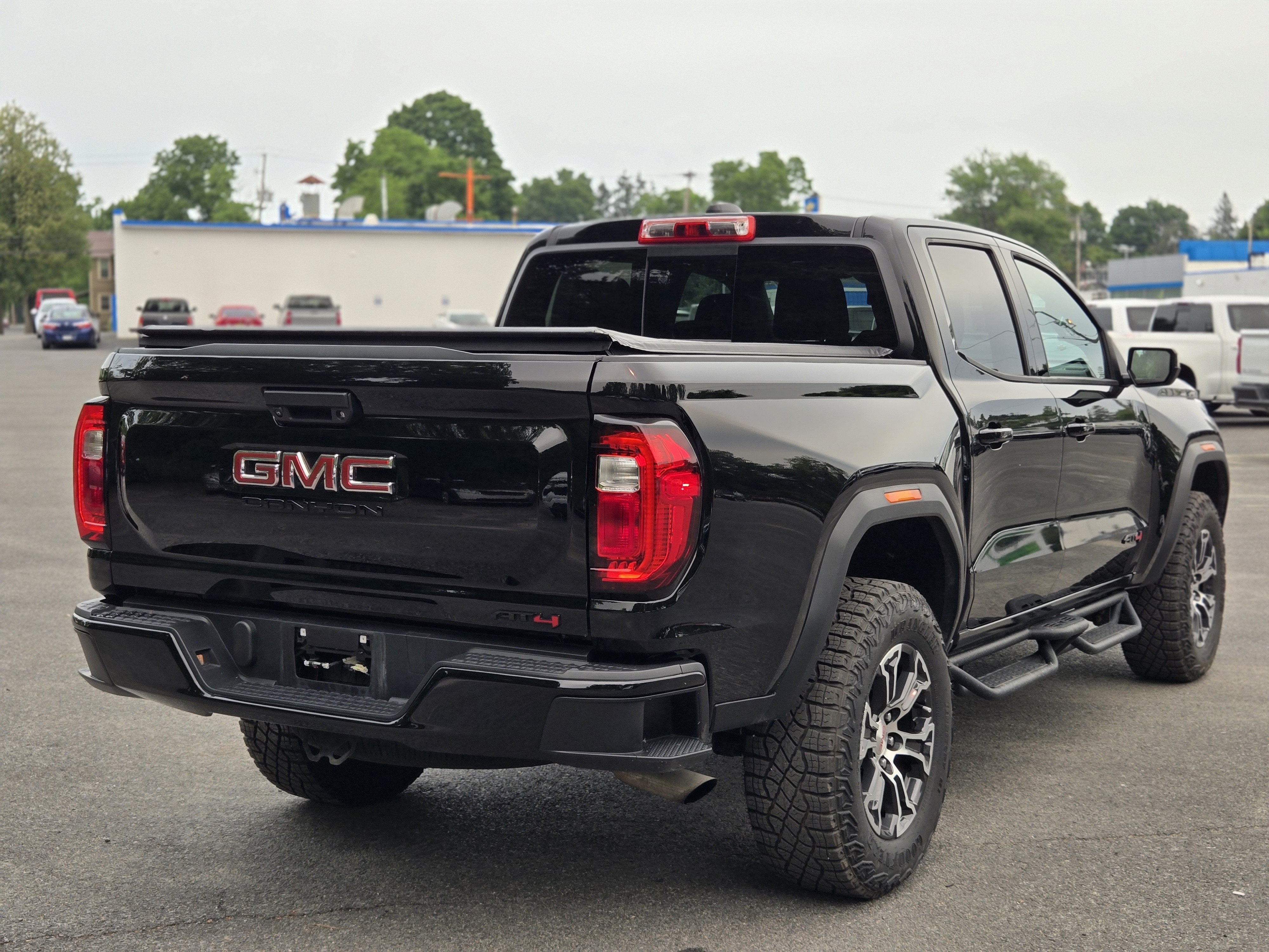 2024 GMC Canyon AT4