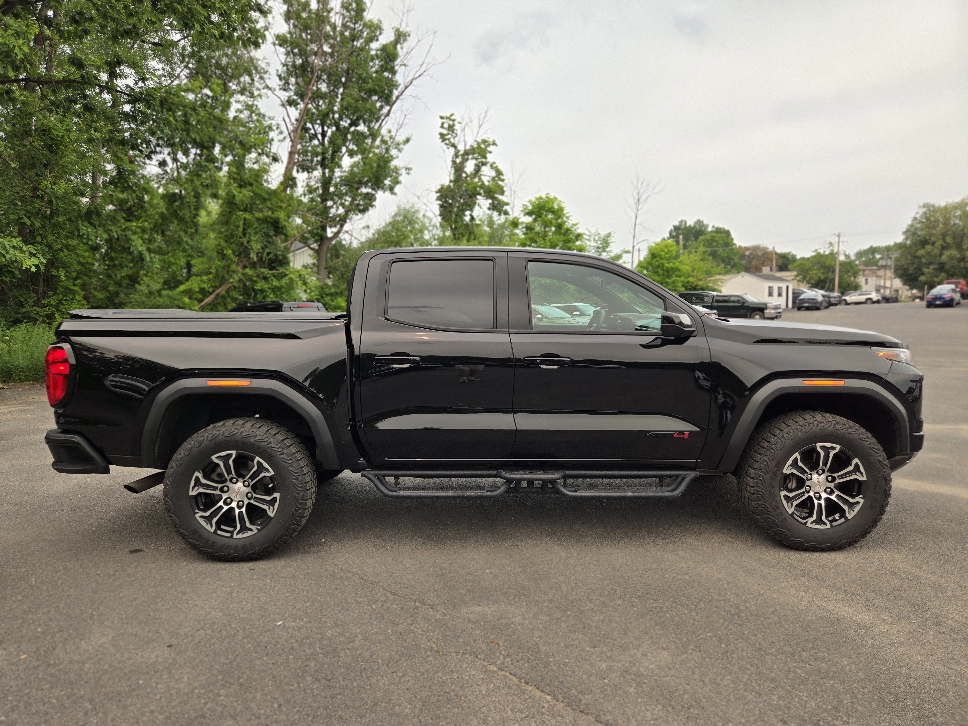 2024 GMC Canyon AT4