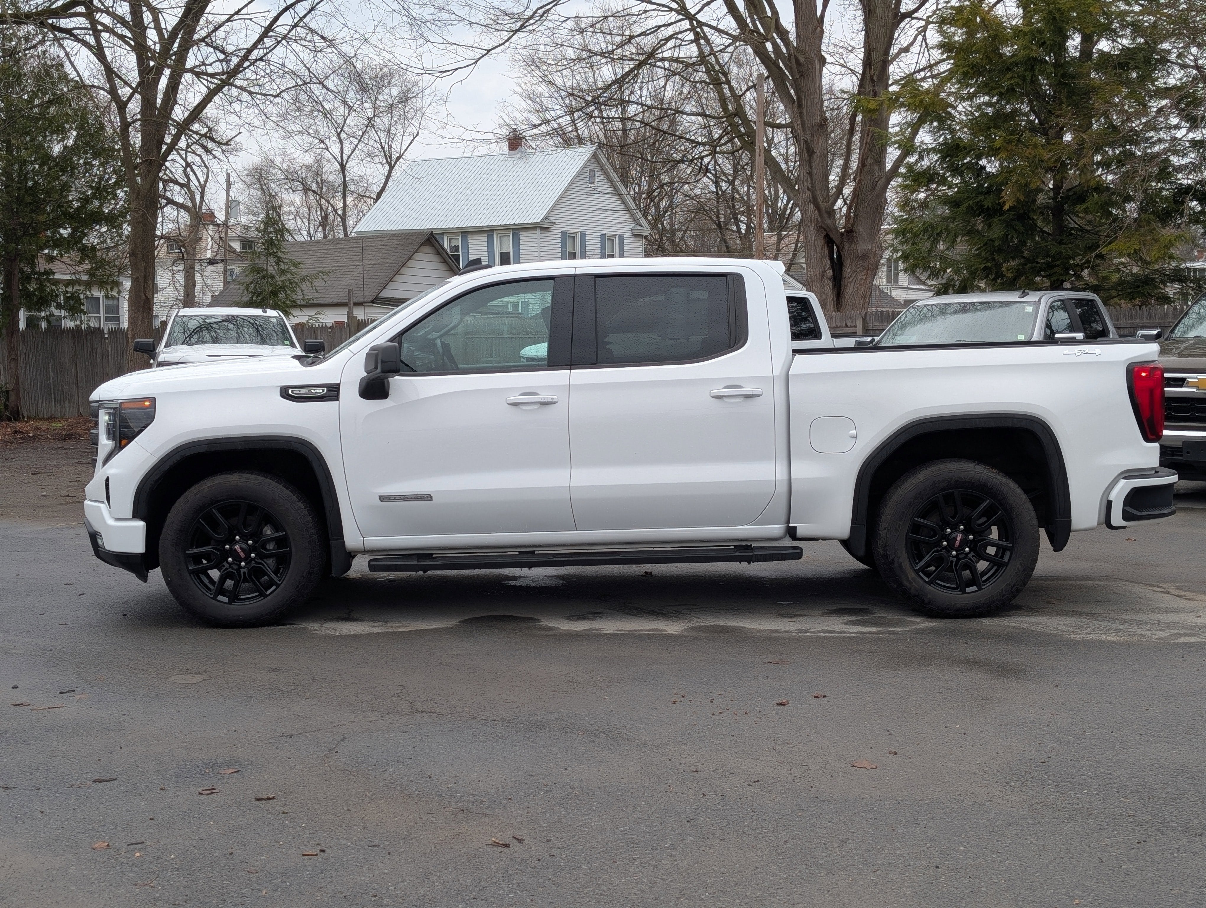 2025 GMC Sierra 1500 Elevation