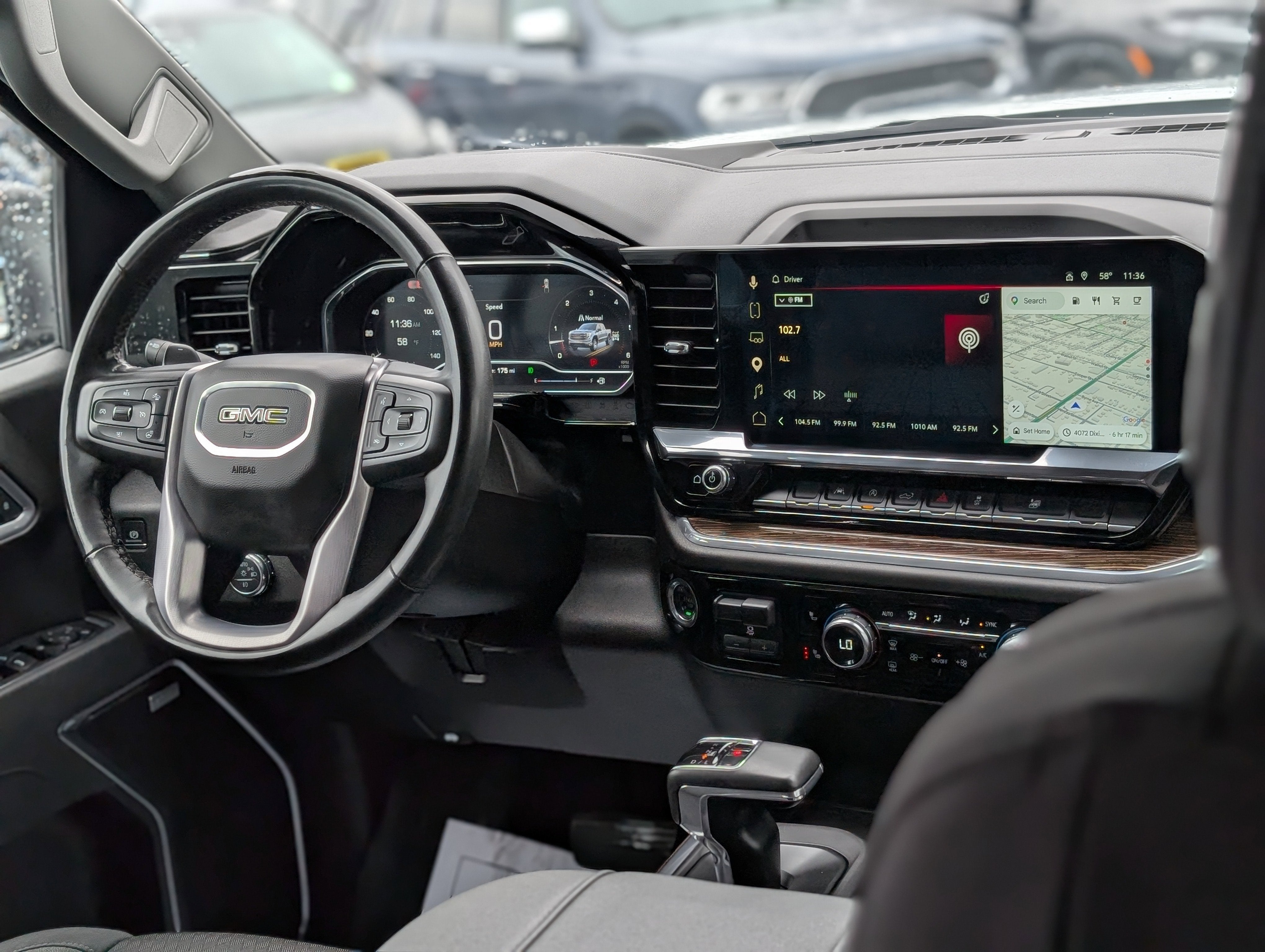 2025 GMC Sierra 1500 Elevation