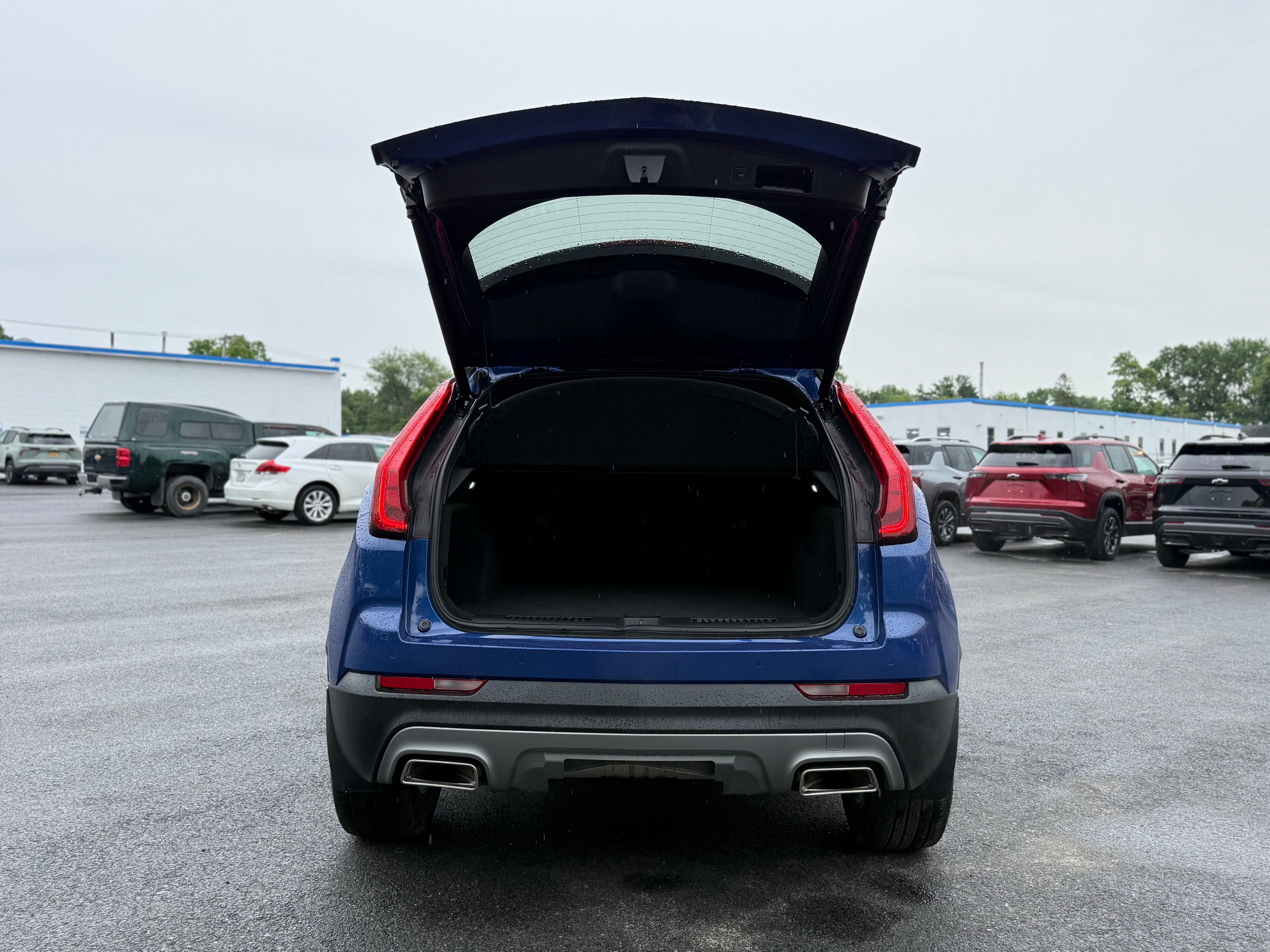 2023 Cadillac XT4 Premium Luxury