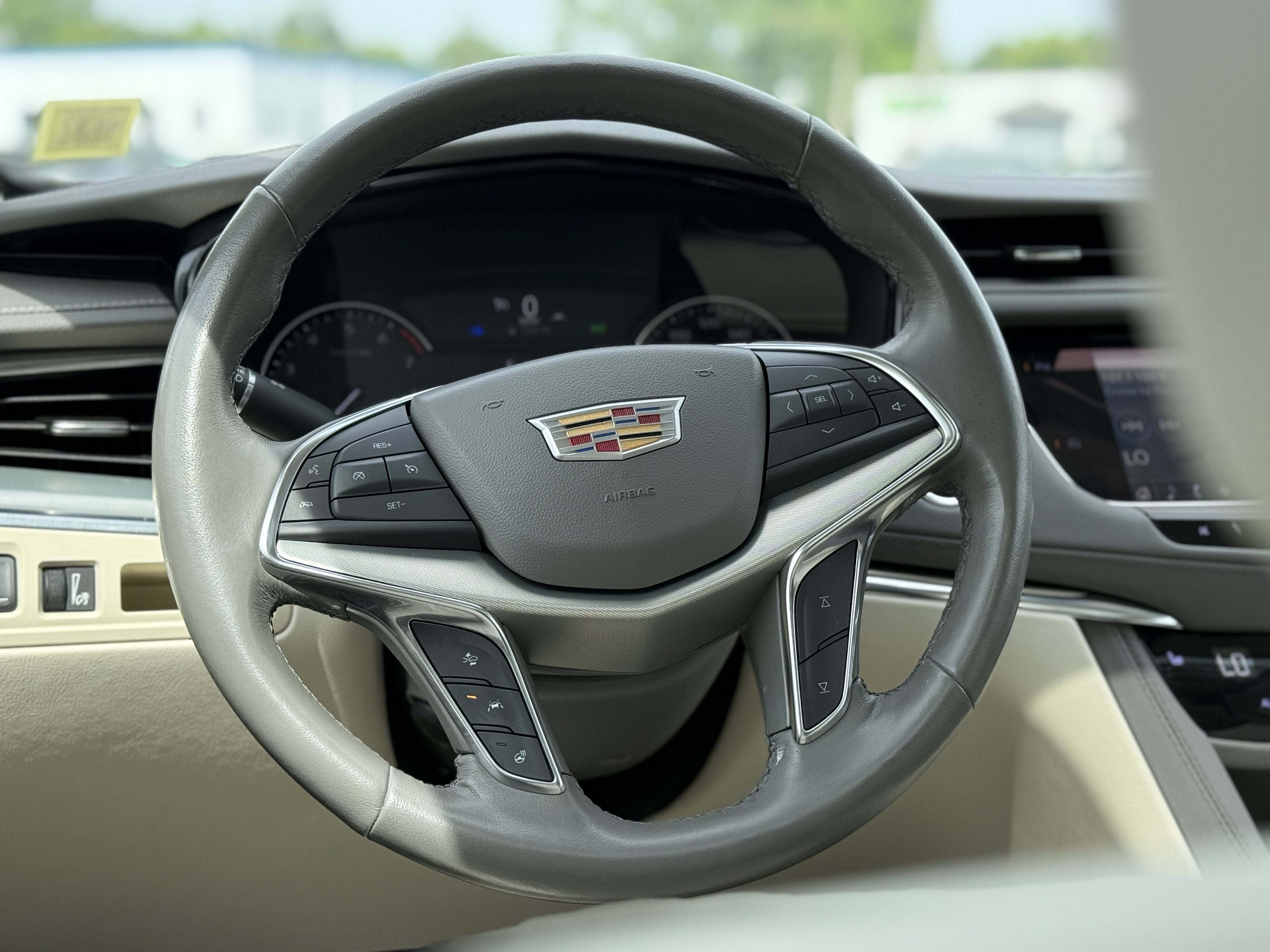 2022 Cadillac XT5 Premium Luxury