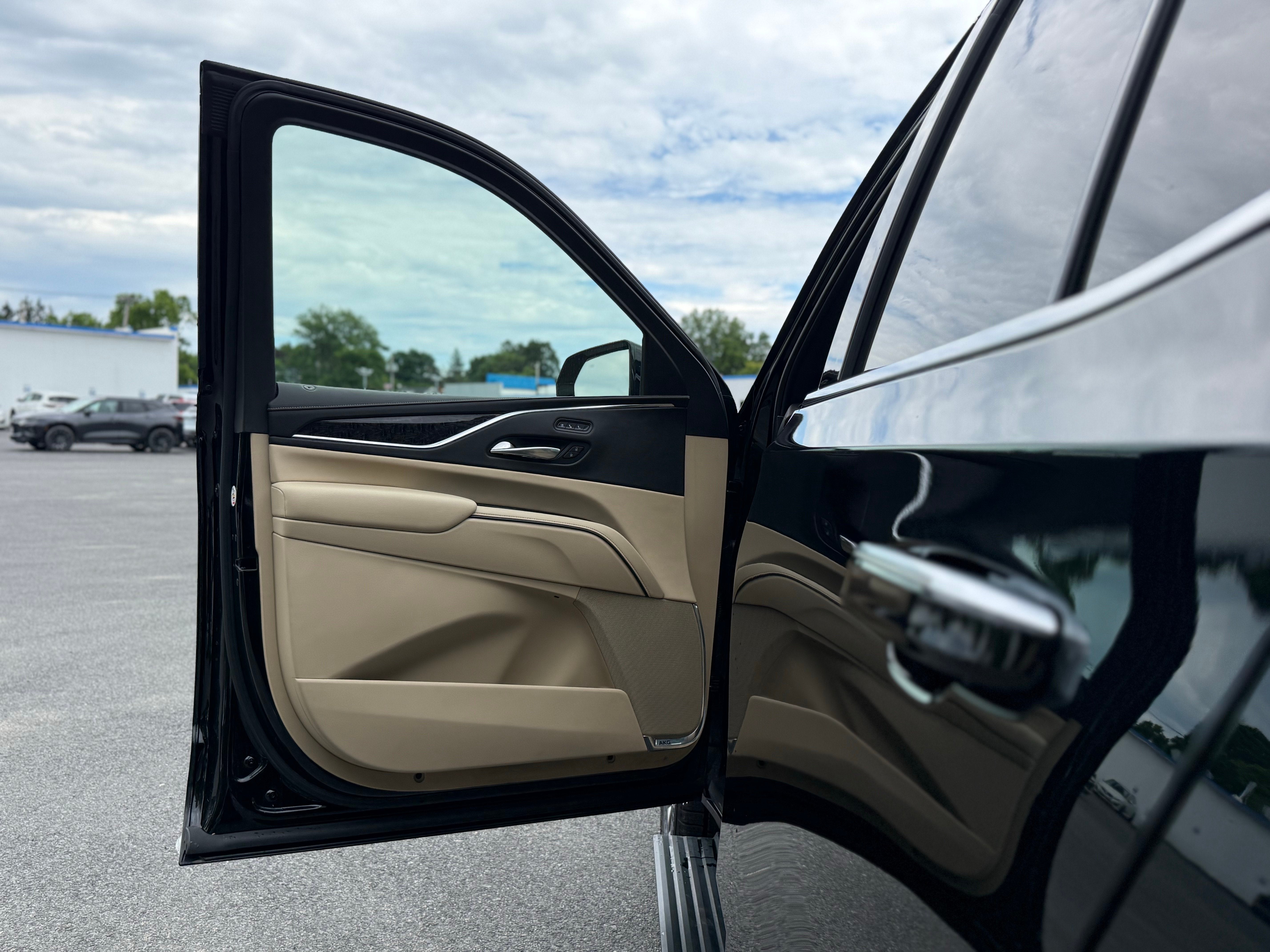 2022 Cadillac Escalade Premium Luxury