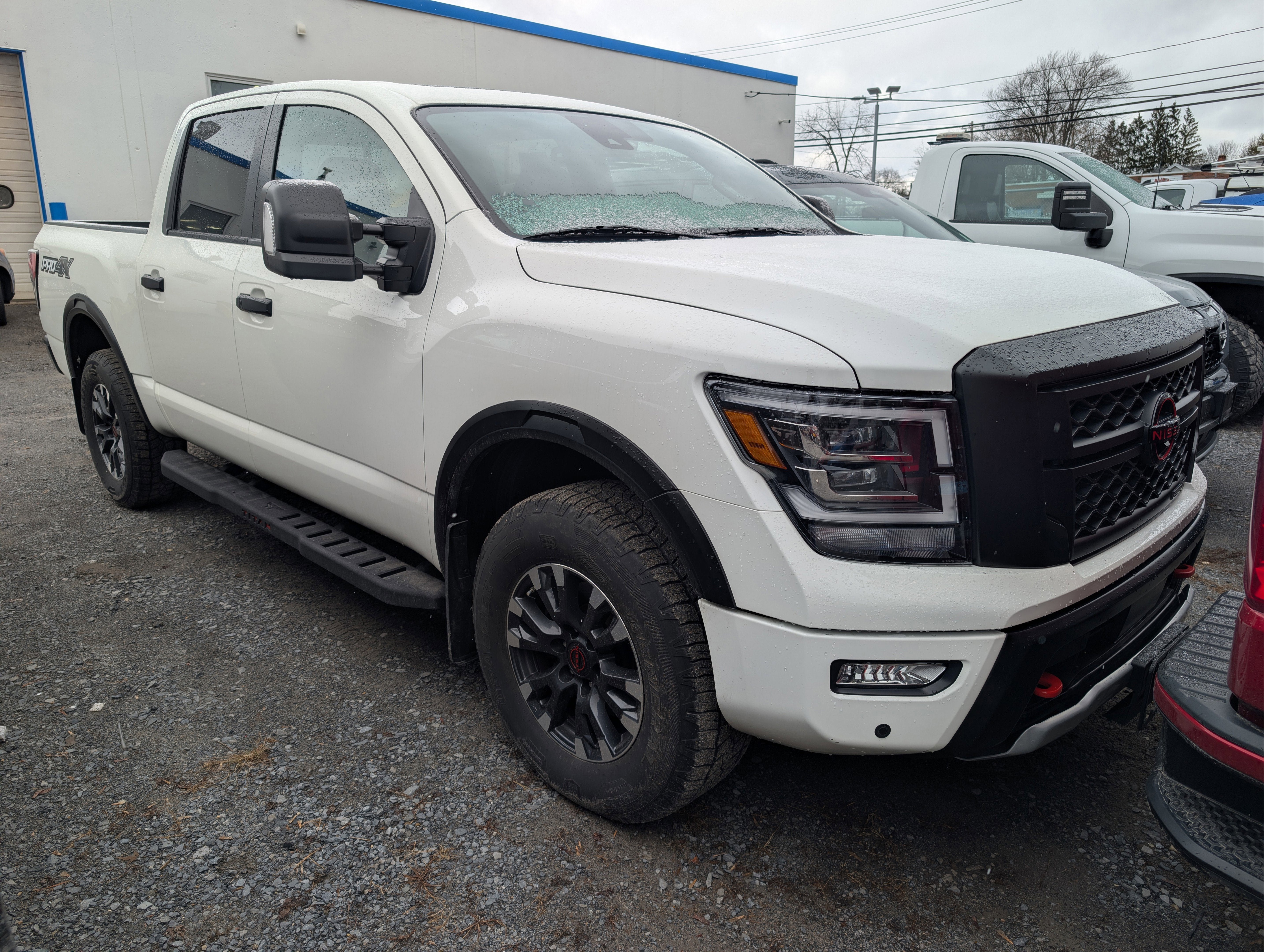 2024 Nissan TITAN Crew Cab PRO-4X 4x4