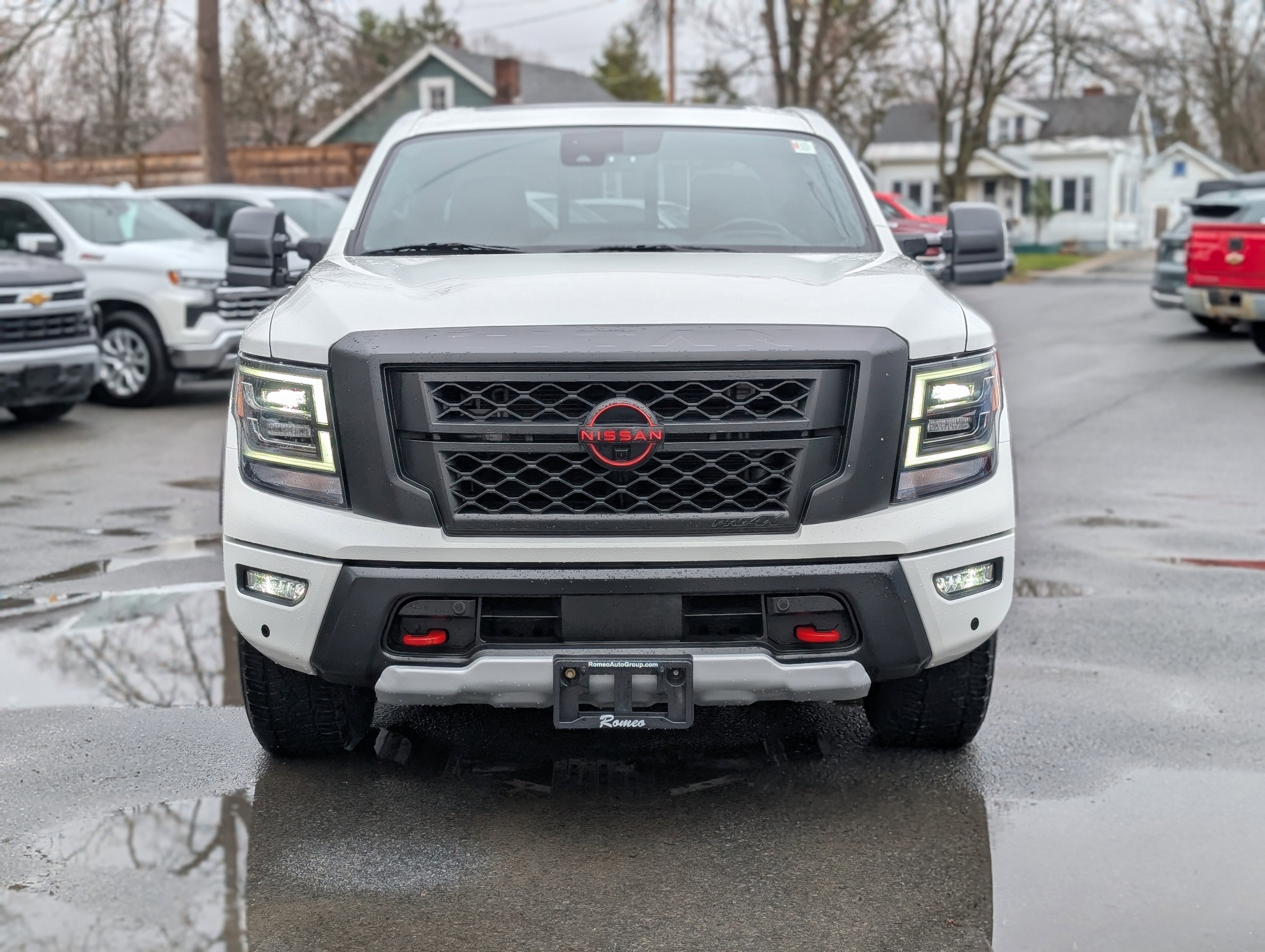 2024 Nissan TITAN Crew Cab PRO-4X 4x4
