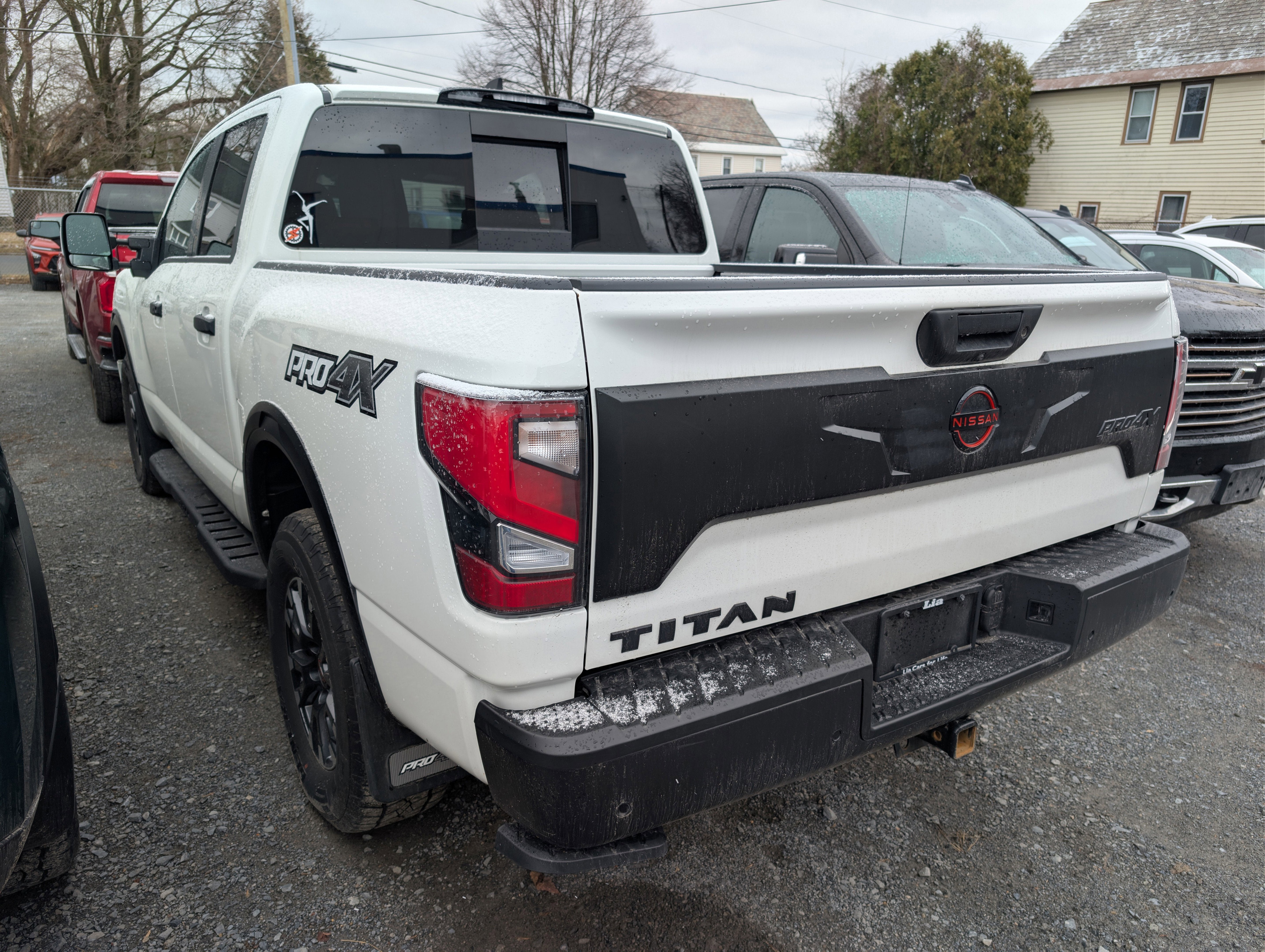 2024 Nissan TITAN Crew Cab PRO-4X 4x4