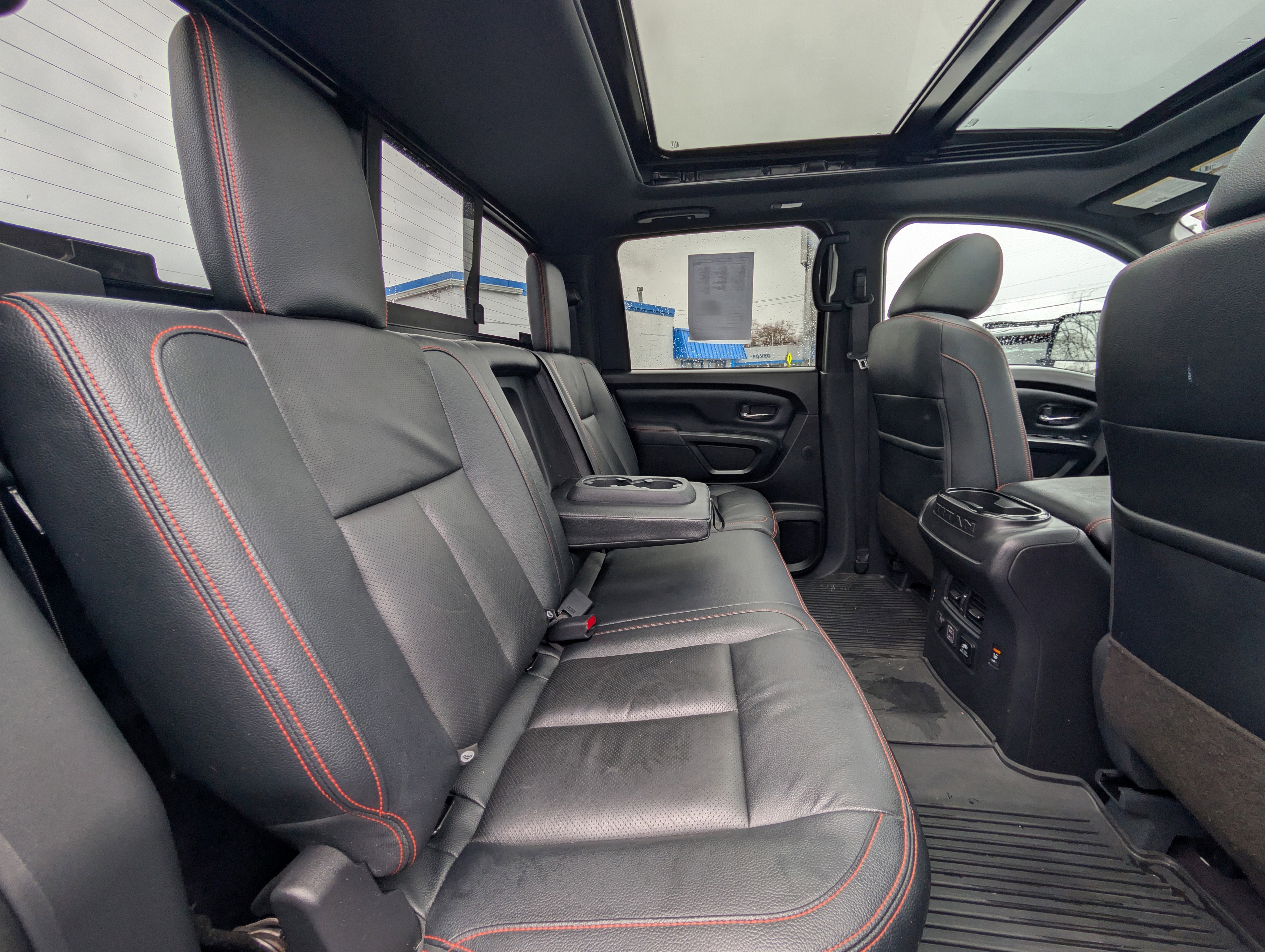 2024 Nissan TITAN Crew Cab PRO-4X 4x4