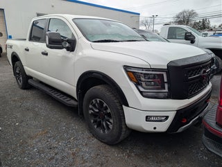 2024 Nissan TITAN Crew Cab PRO-4X 4x4